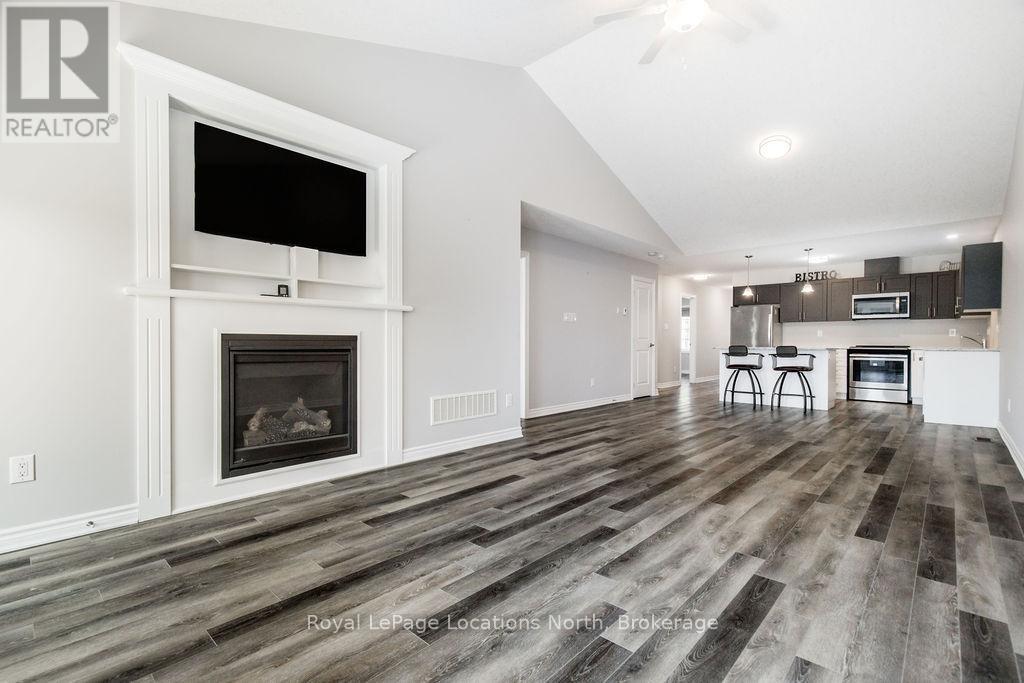 26 Ivy Crescent, Wasaga Beach, Ontario  L9Z 0H8 - Photo 9 - S12297984