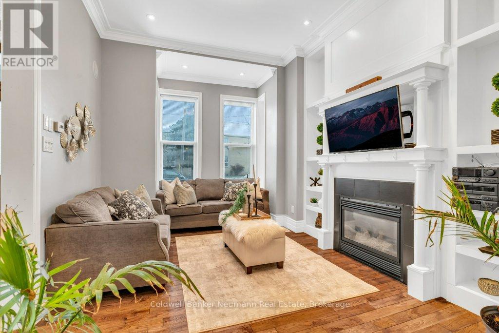 Property at 394 WOOLWICH STREET image 5
