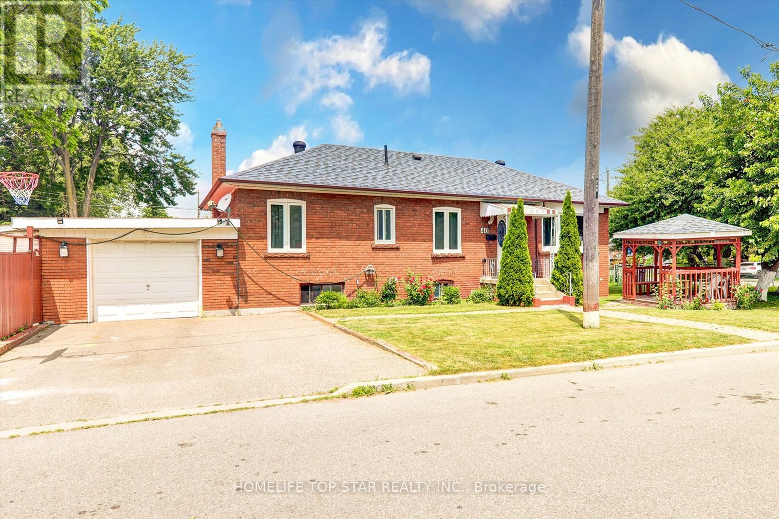 Property at 40 LOMBARDY CRESCENT image 1