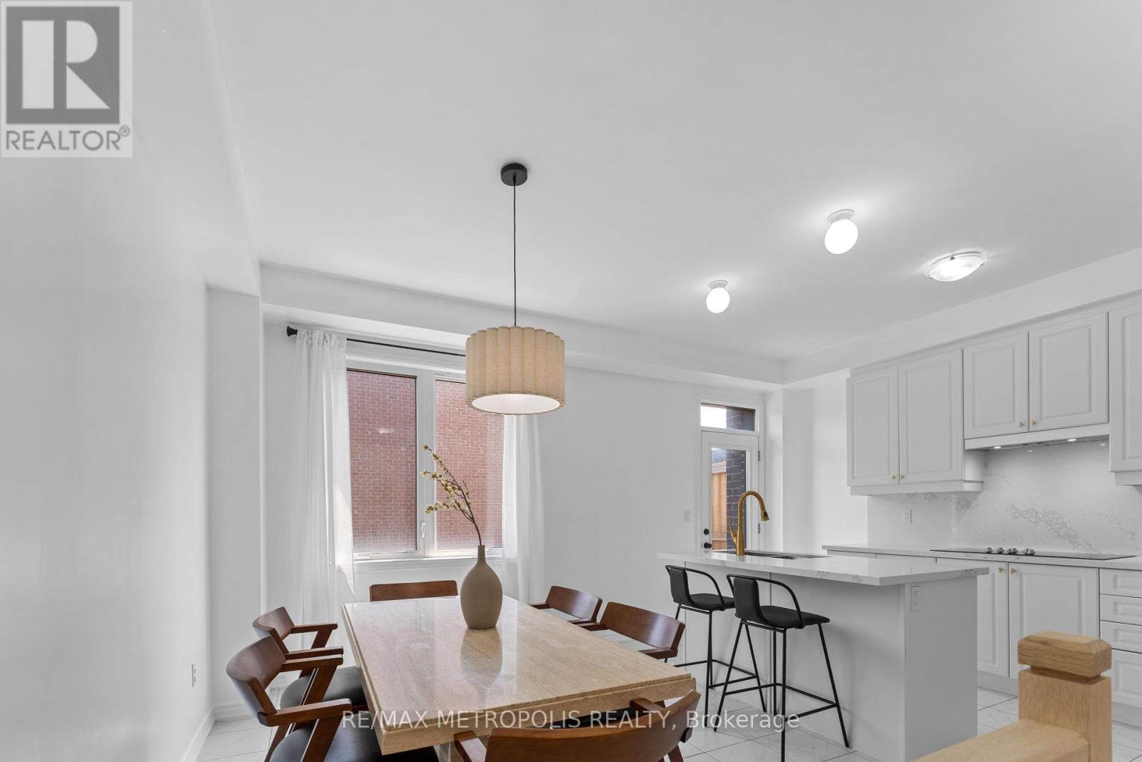 Property at 891 KICKING HORSE PATH image 4