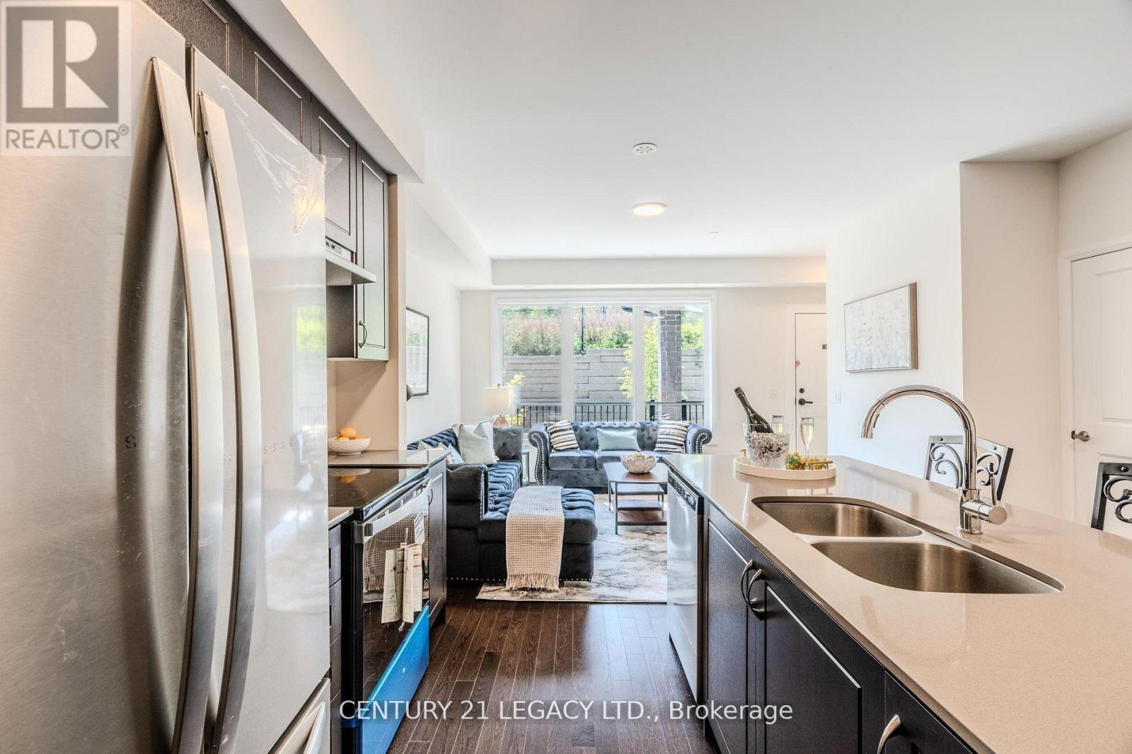 10 - 31 Baynes Way, Bradford West Gwillimbury, Ontario  L3Z 4M5 - Photo 10 - N12297791