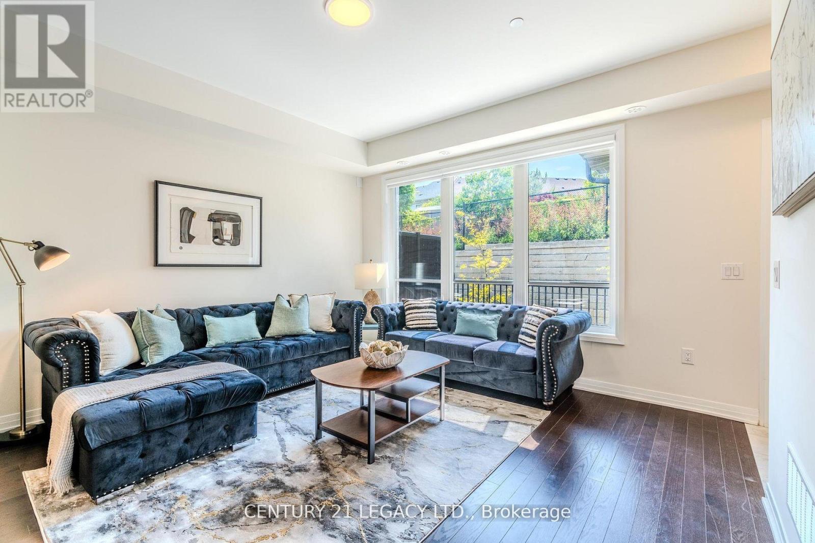 10 - 31 Baynes Way, Bradford West Gwillimbury, Ontario  L3Z 4M5 - Photo 6 - N12297791