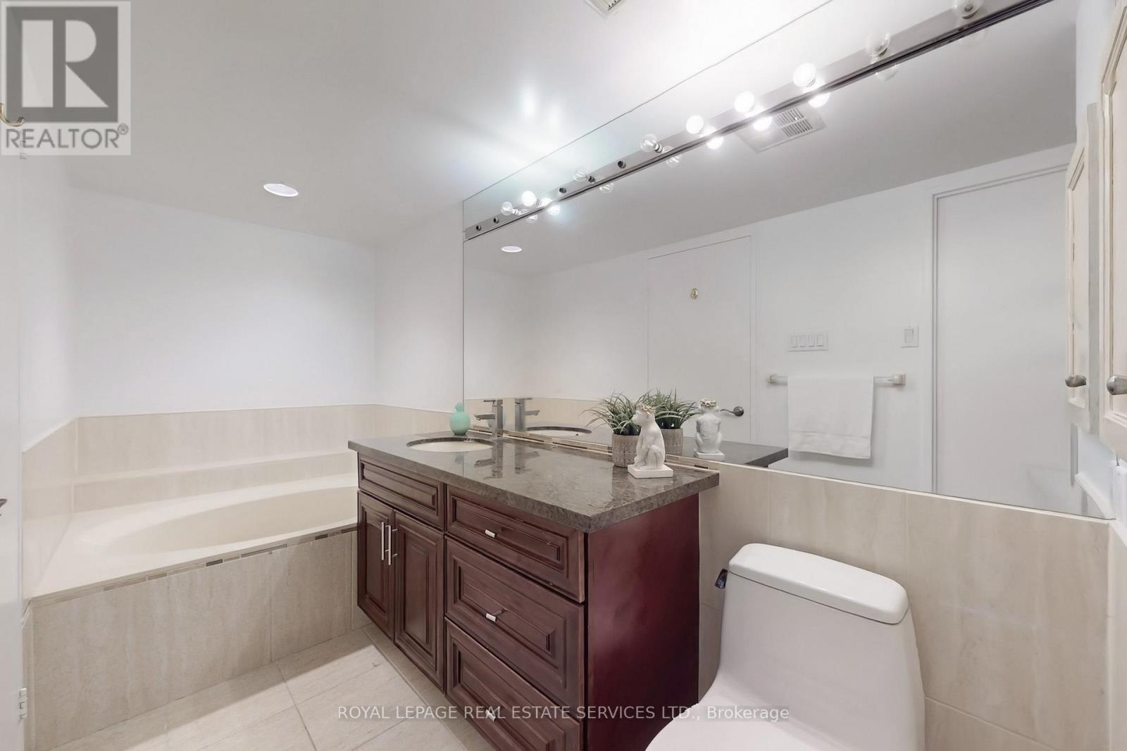 1004 - 1300 Islington Avenue, Toronto, Ontario  M9A 5C4 - Photo 27 - W12294237