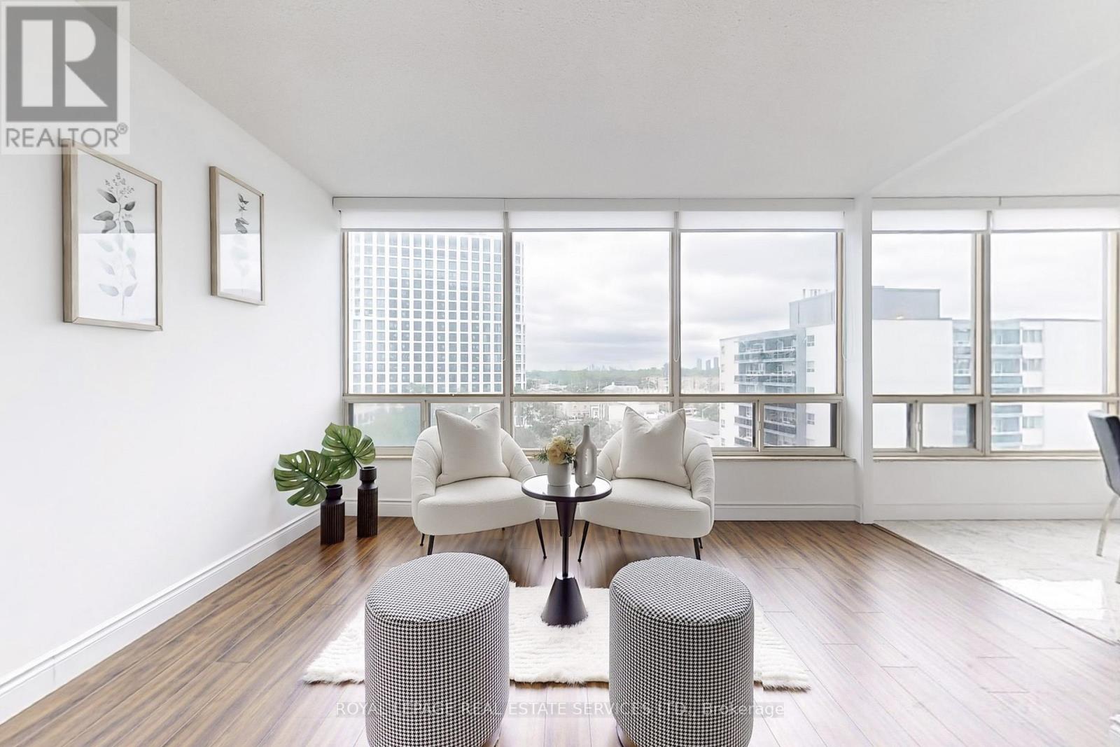 1004 - 1300 Islington Avenue, Toronto, Ontario  M9A 5C4 - Photo 6 - W12294237