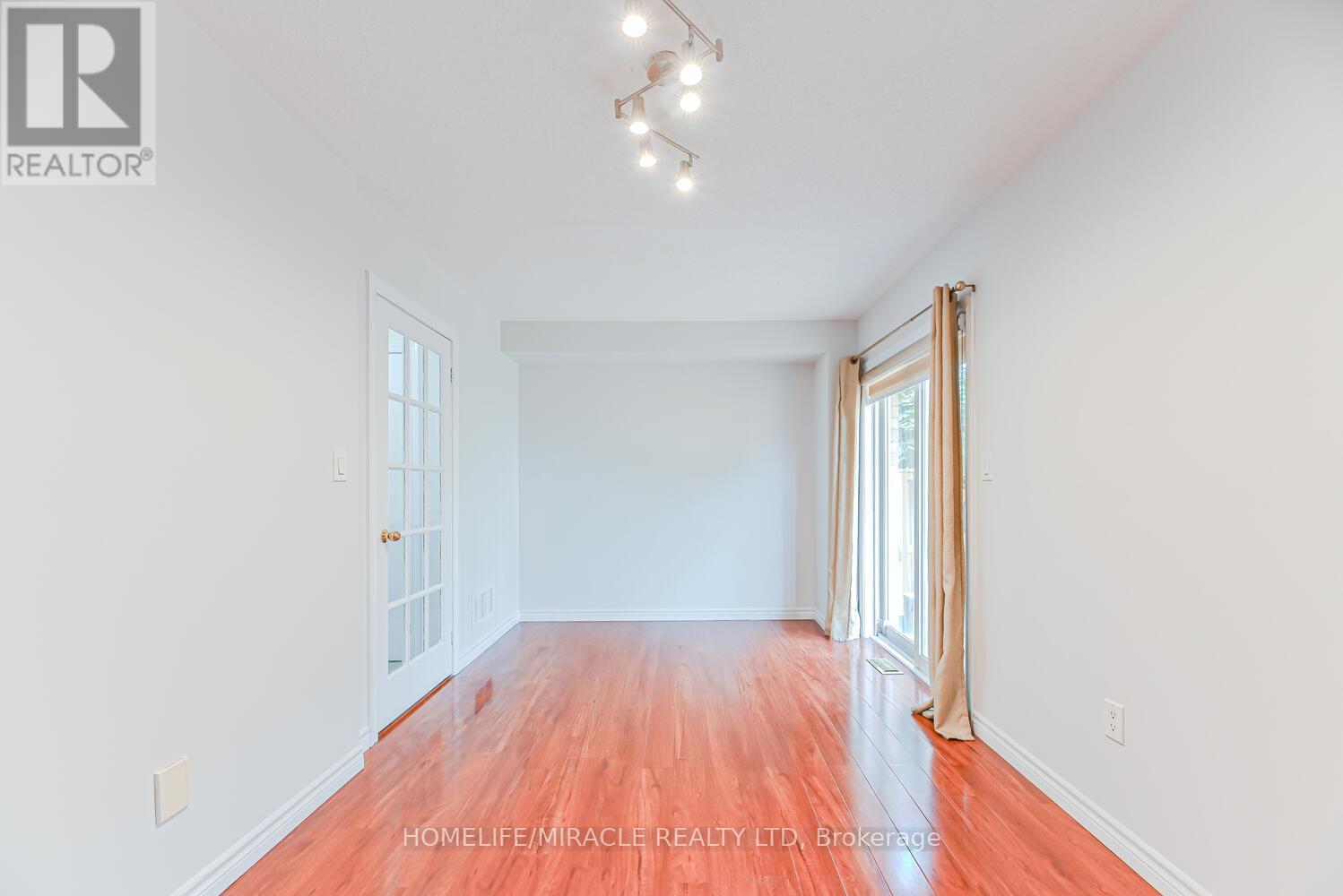 40 Janda Court, Toronto, Ontario  M9W 0A5 - Photo 8 - W12297810