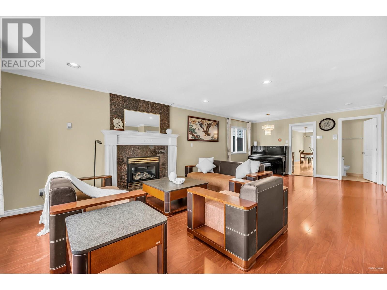 7222 16th Avenue, Burnaby, British Columbia  V3N 1N5 - Photo 1 - R3028831