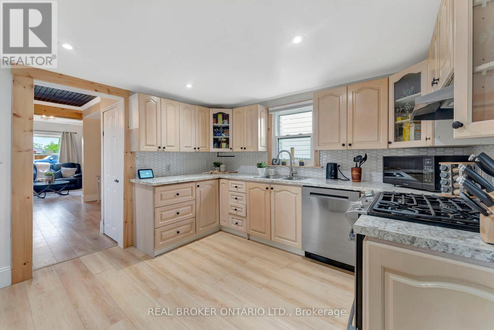 16 John Street, Haldimand, Ontario  N0A 1H0 - Photo 15 - X12297853