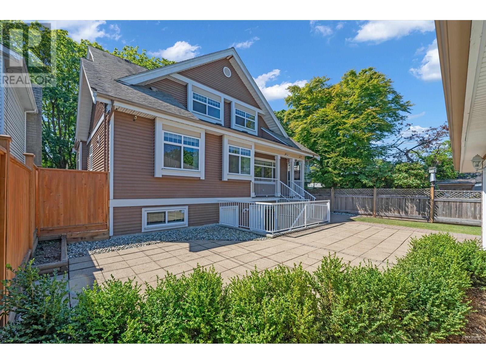 Property at 3941 W 19TH AVENUE image 4