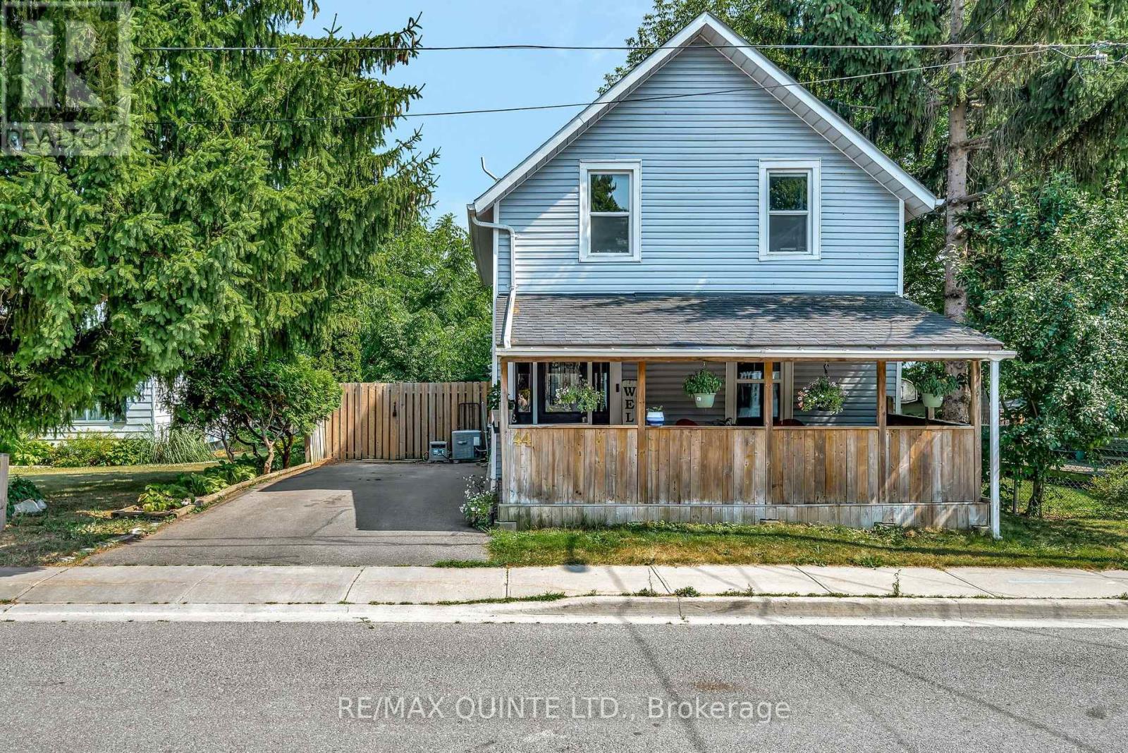Property at 44 MILL STREET W image 1