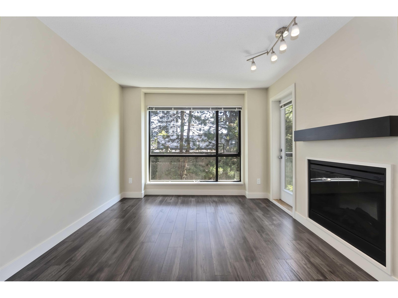 338 10838 City Parkway, Surrey, British Columbia  V3T 5X9 - Photo 11 - R3028966