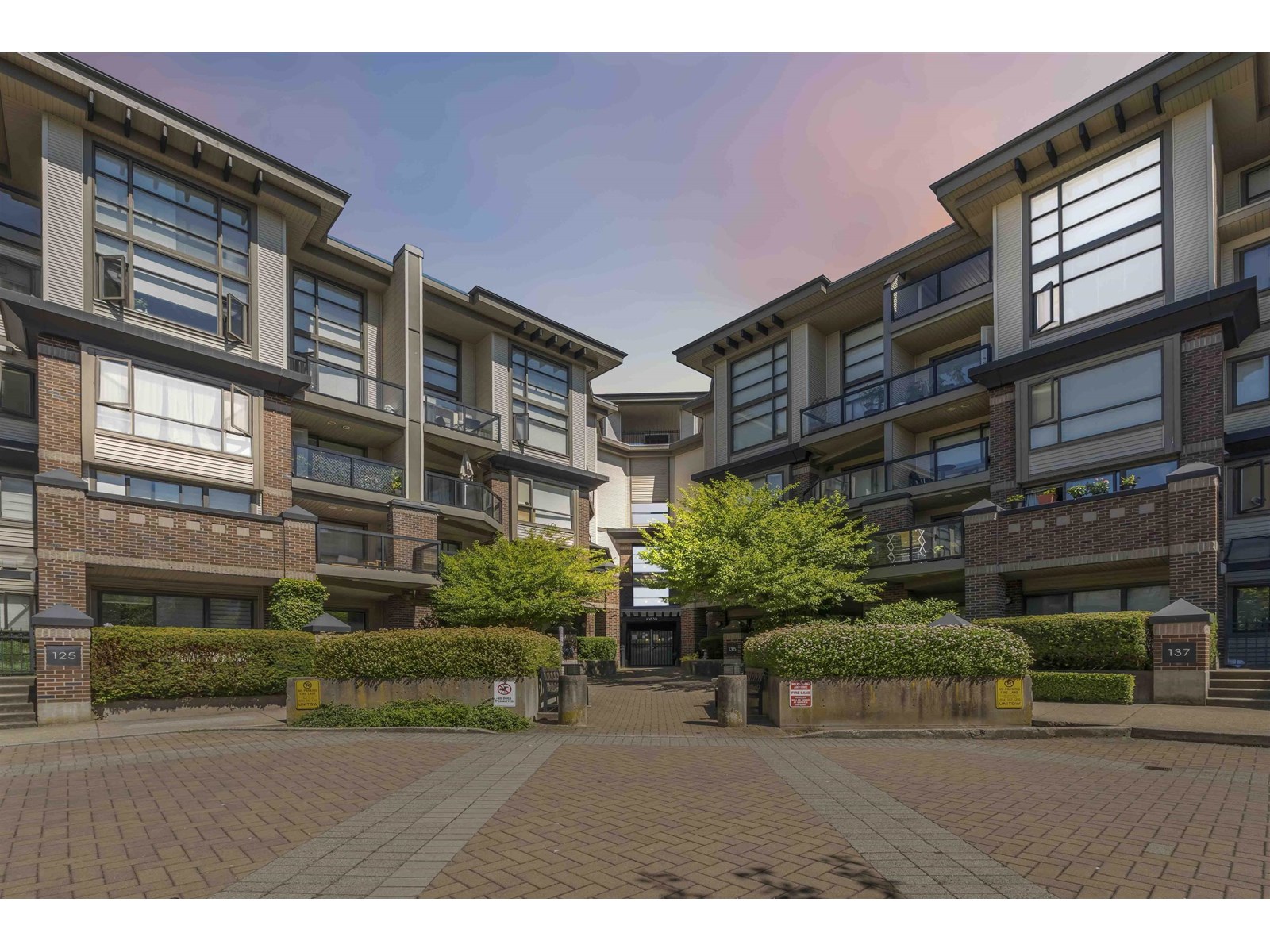 338 10838 City Parkway, Surrey, British Columbia  V3T 5X9 - Photo 3 - R3028966
