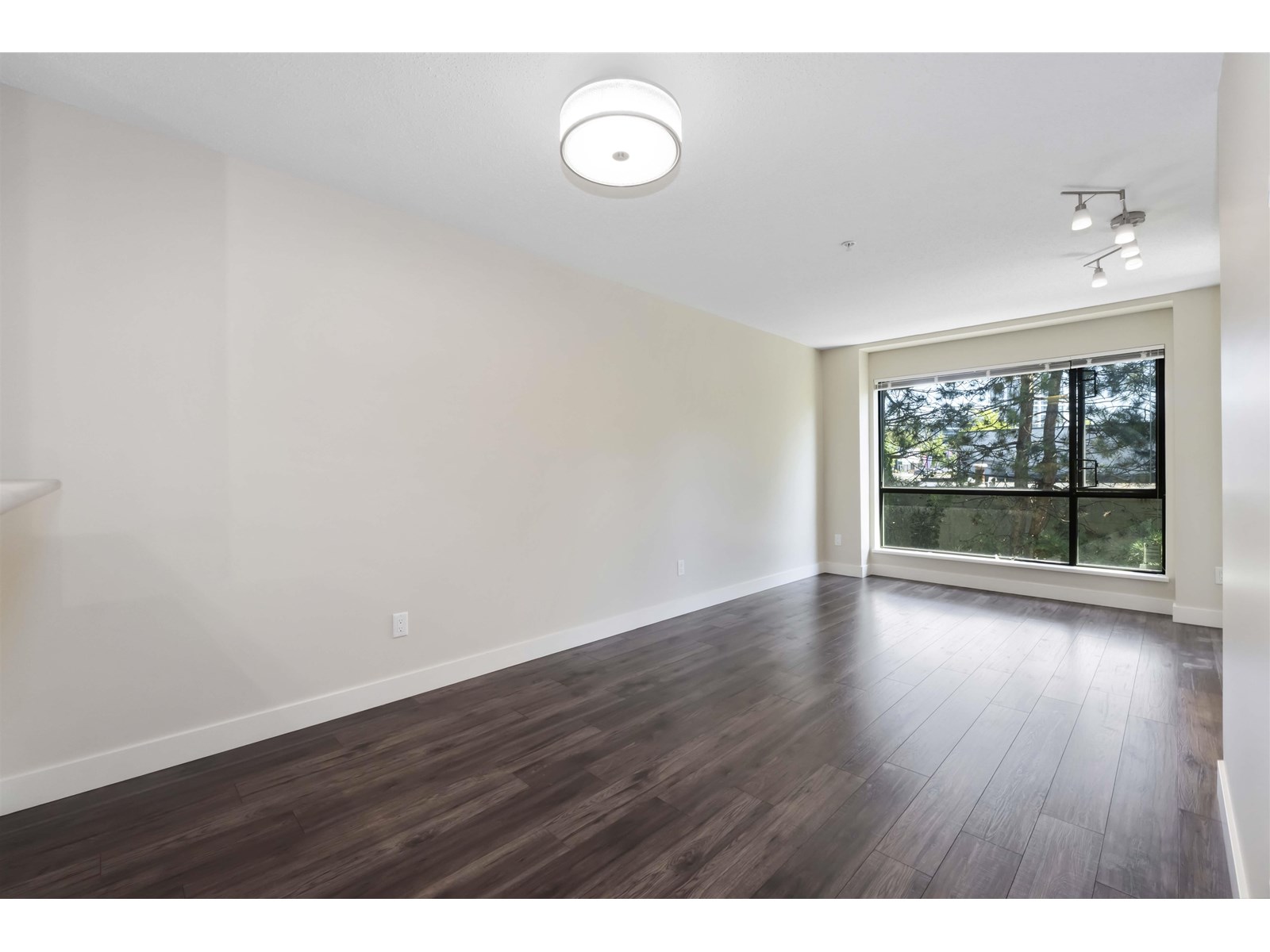 338 10838 City Parkway, Surrey, British Columbia  V3T 5X9 - Photo 5 - R3028966