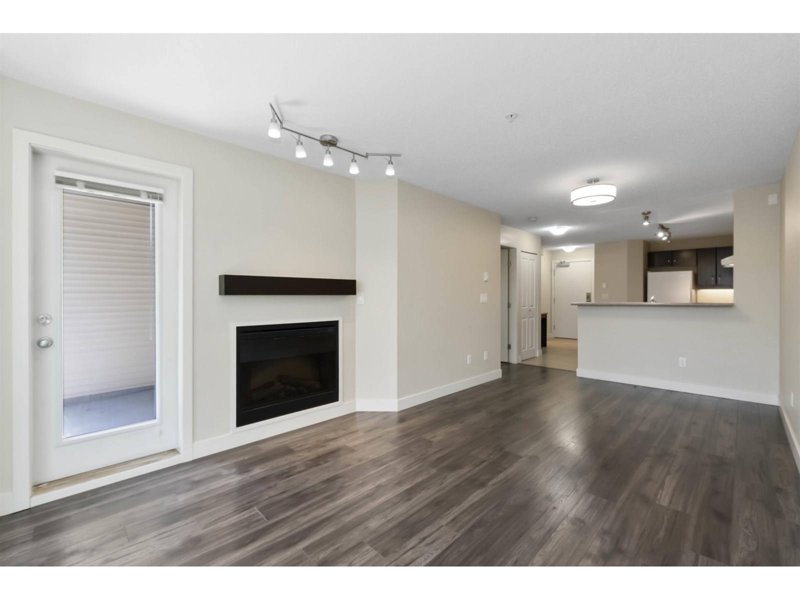 338 10838 City Parkway, Surrey, British Columbia  V3T 5X9 - Photo 8 - R3028966