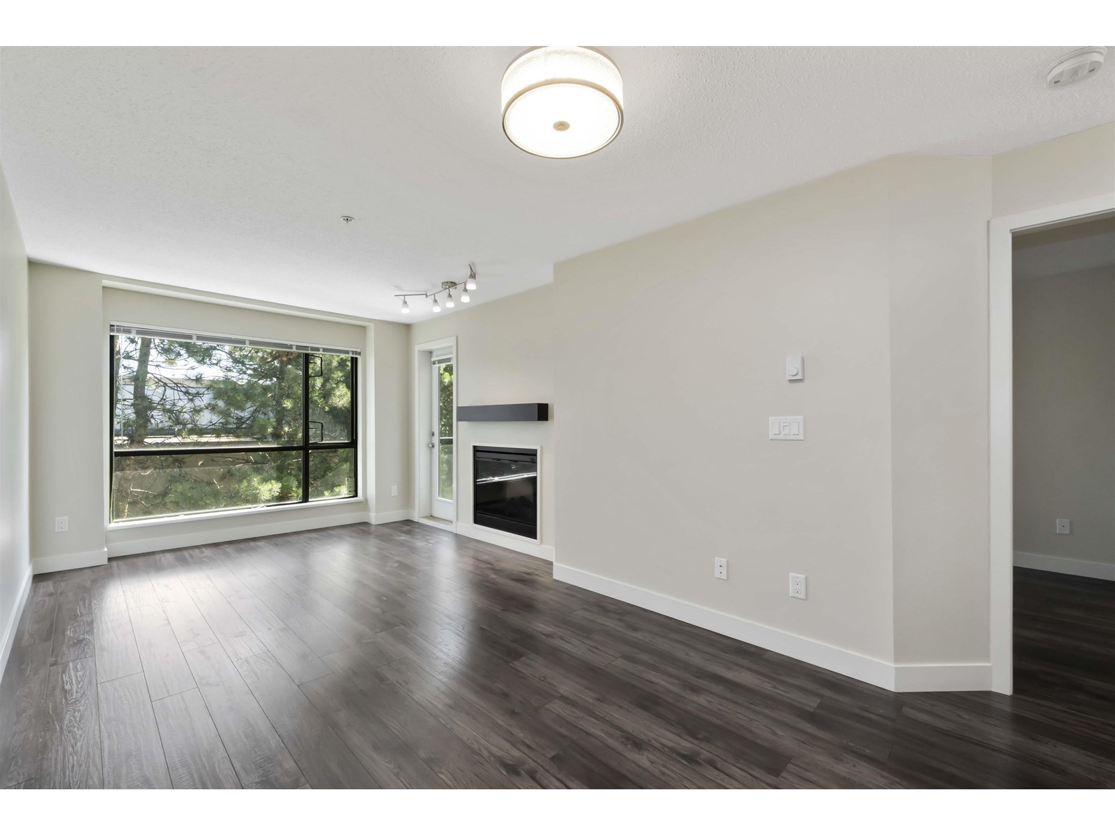 338 10838 City Parkway, Surrey, British Columbia  V3T 5X9 - Photo 9 - R3028966