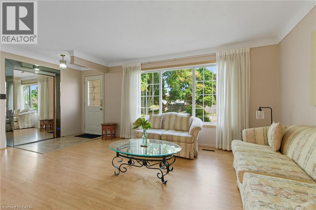 16 Glendale Drive, Welland, Ontario  L3C 4Y6 - Photo 4 - 40746479