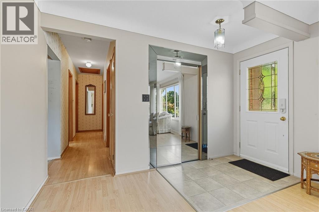 16 Glendale Drive, Welland, Ontario  L3C 4Y6 - Photo 2 - 40746479