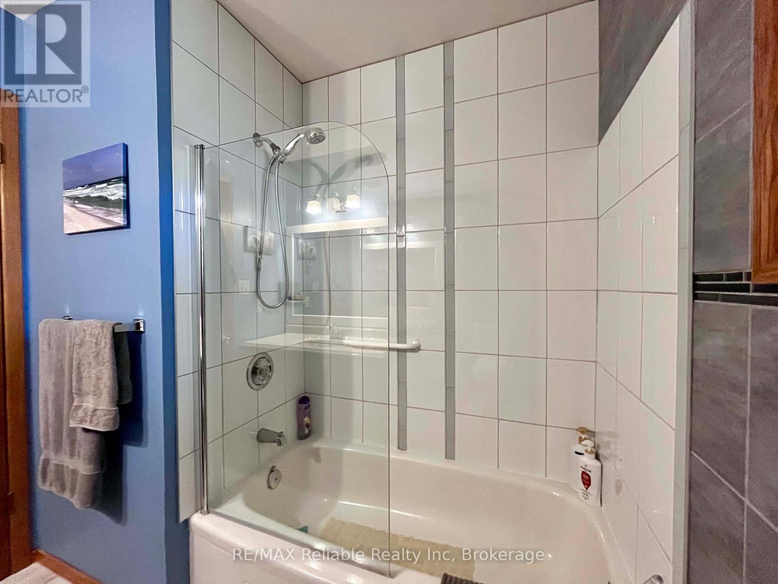 25 Jordan Drive, North Huron, Ontario  N0G 1E0 - Photo 16 - X12298050