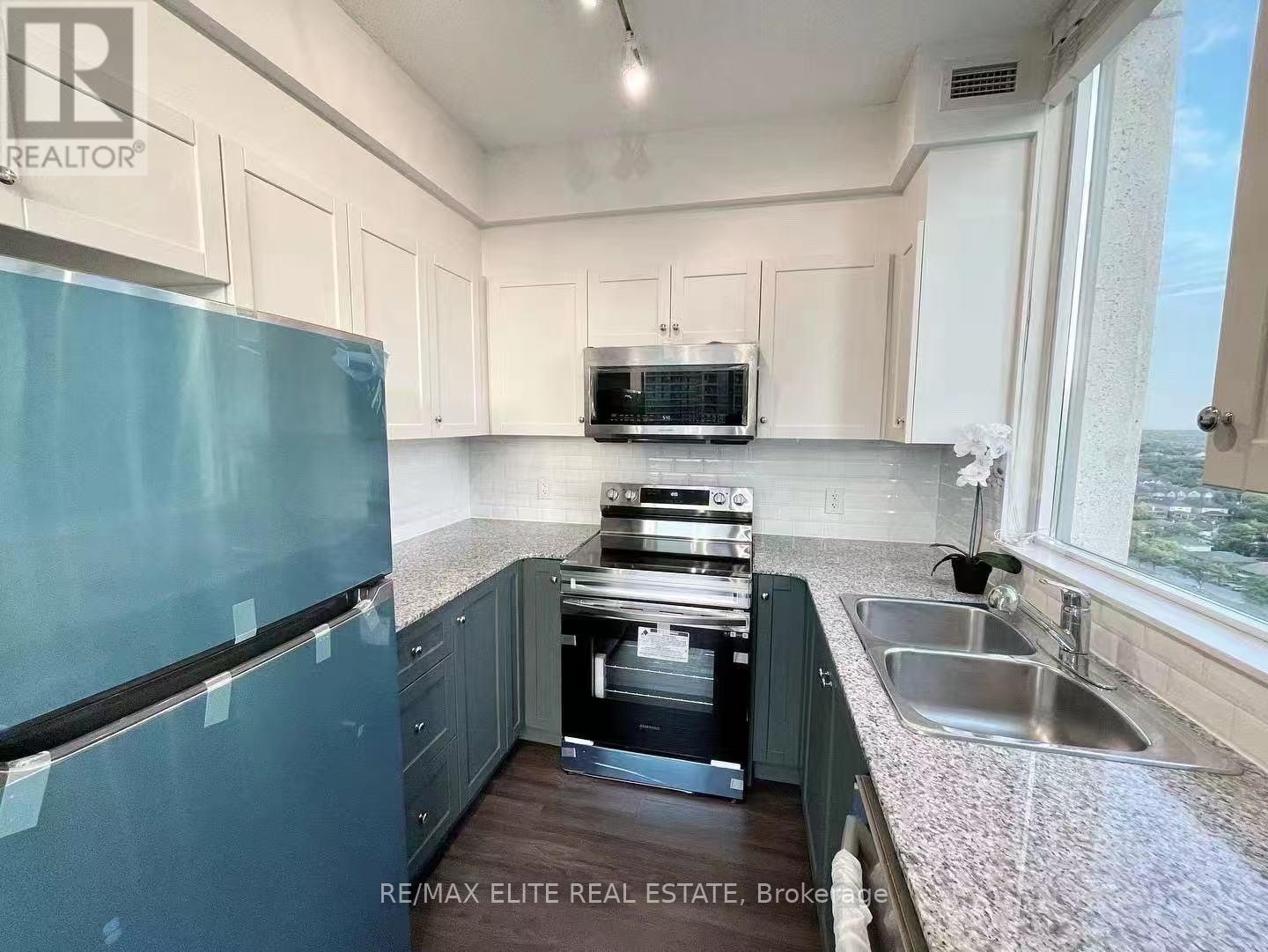 2308 - 3504 Hurontario Street, Mississauga, Ontario  L5B 0B9 - Photo 4 - W12297908