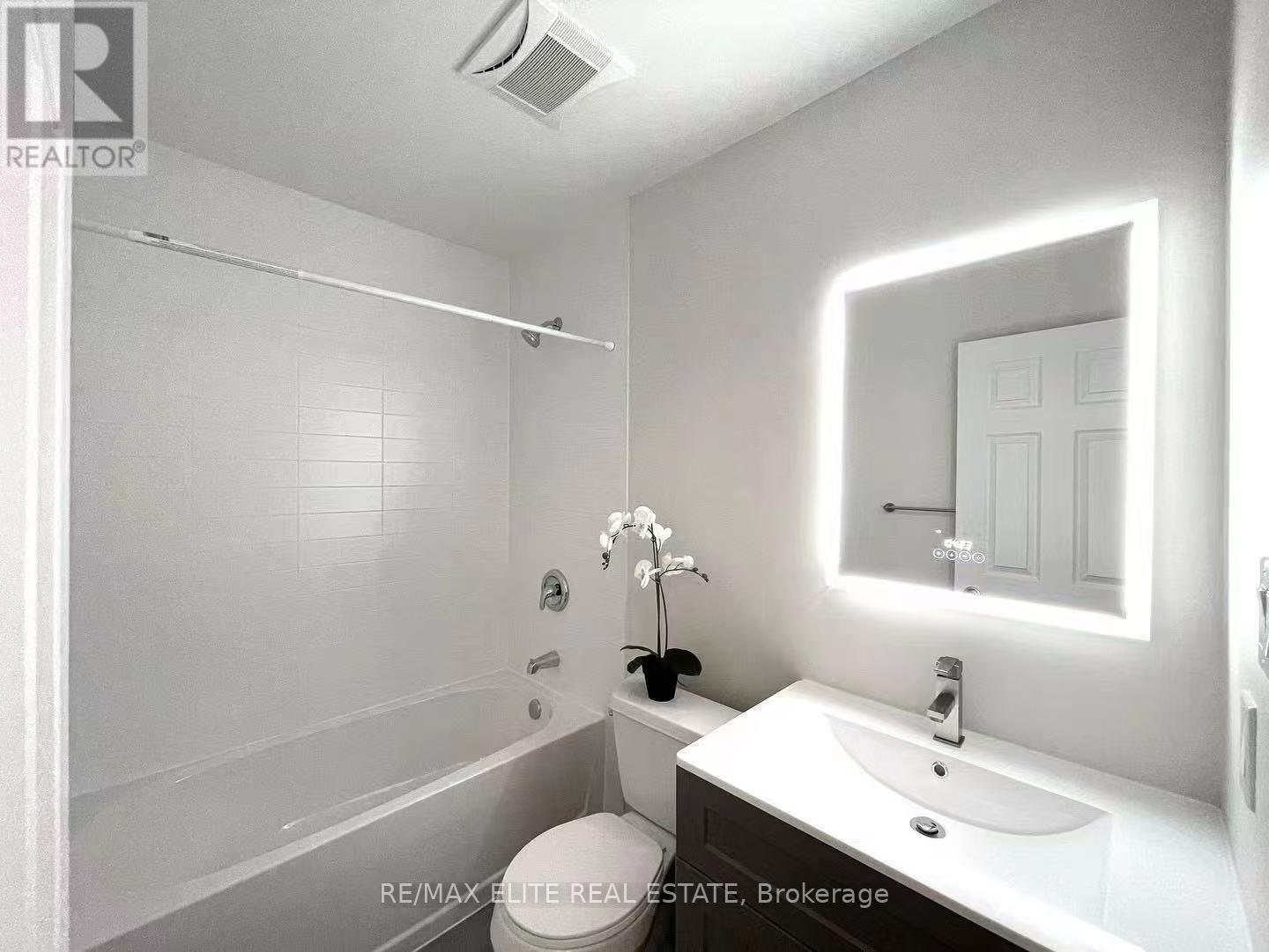 2308 - 3504 Hurontario Street, Mississauga, Ontario  L5B 0B9 - Photo 8 - W12297908