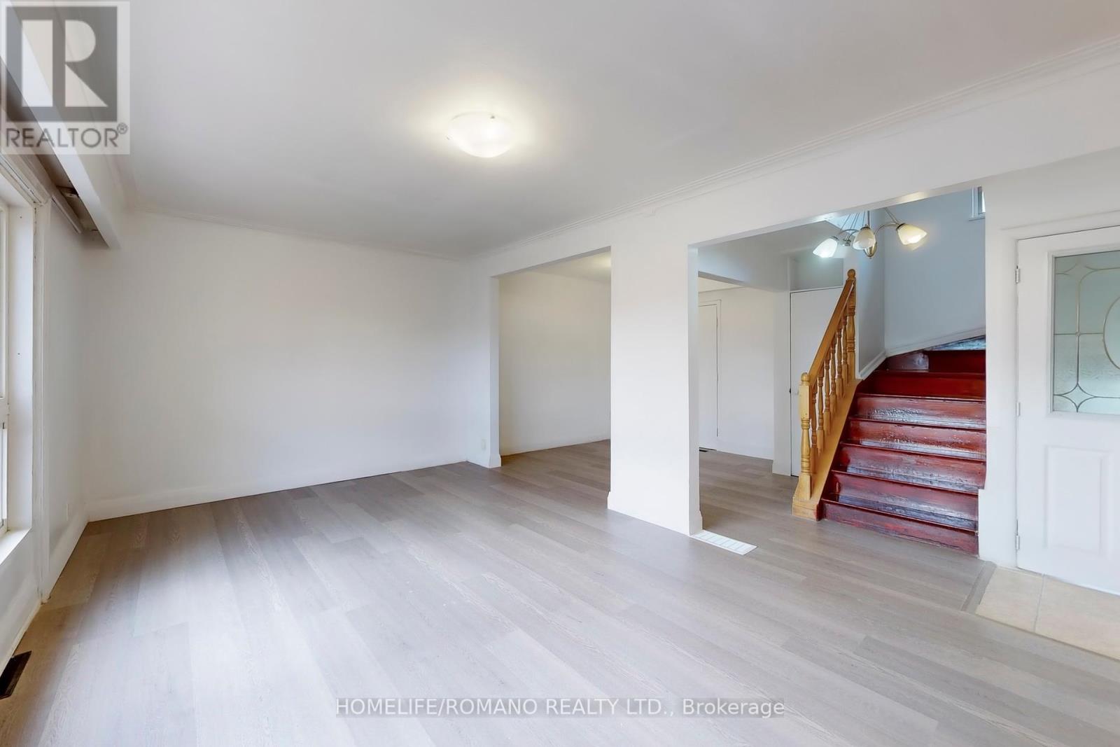 66 Mahoney Avenue, Toronto, Ontario  M6M 2H4 - Photo 11 - W12297937
