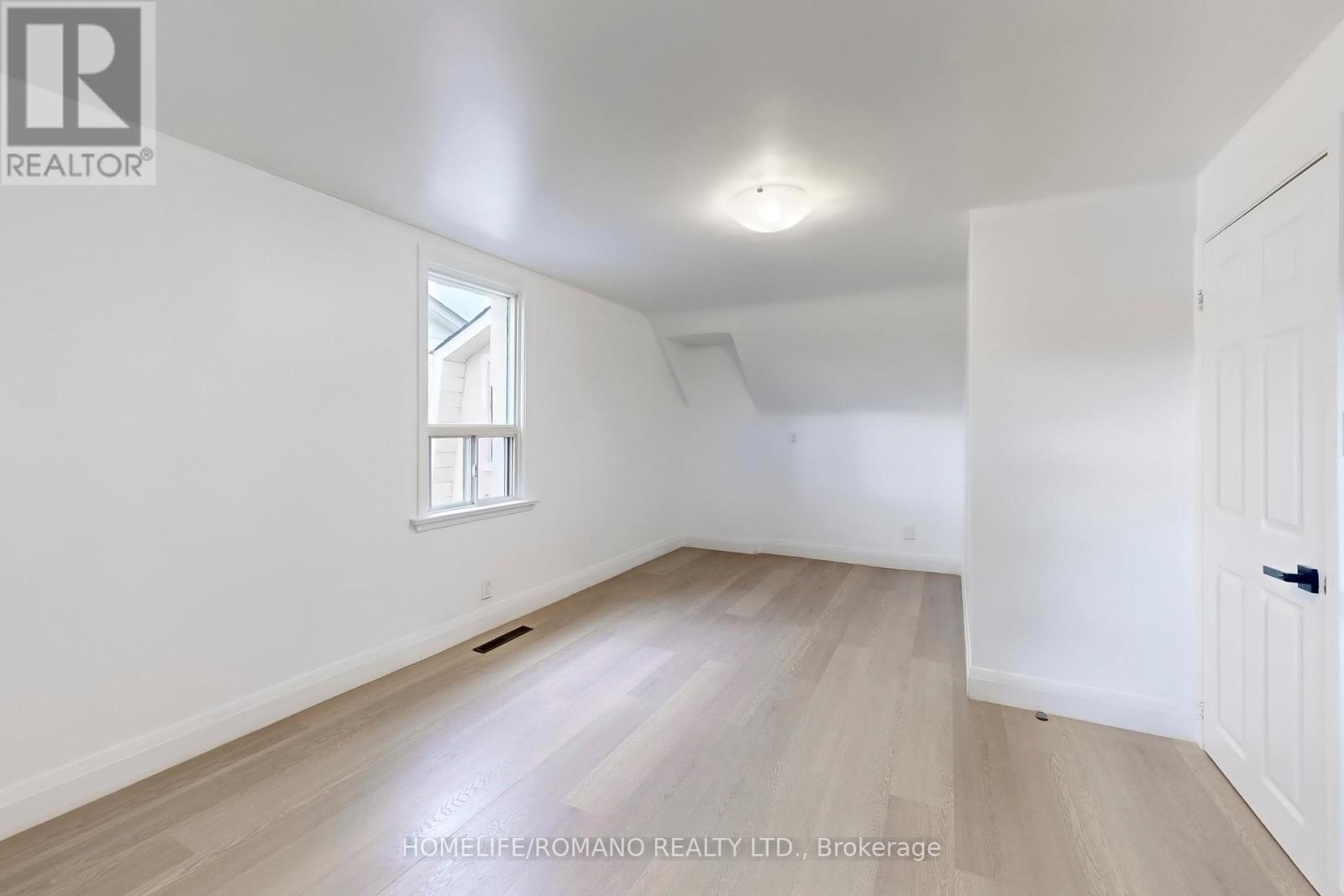 66 Mahoney Avenue, Toronto, Ontario  M6M 2H4 - Photo 17 - W12297937