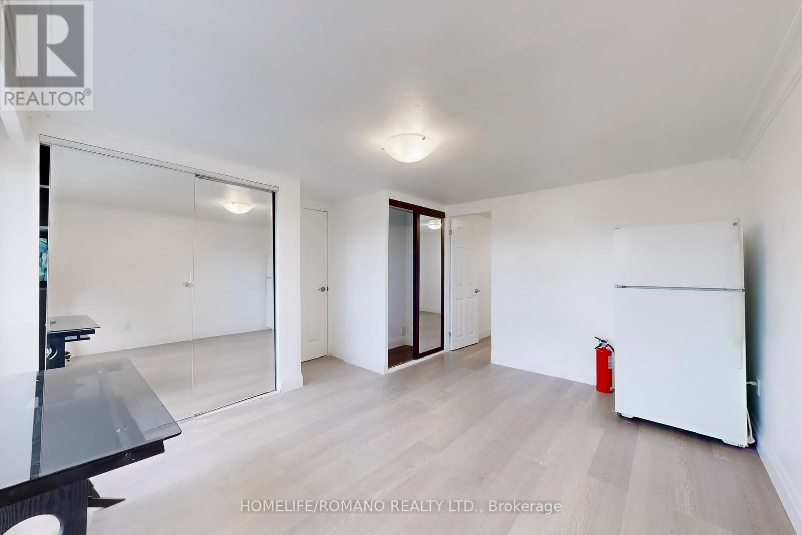 66 Mahoney Avenue, Toronto, Ontario  M6M 2H4 - Photo 24 - W12297937