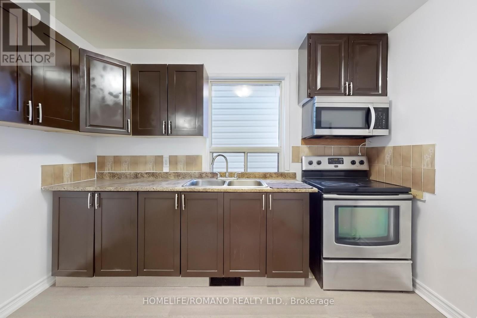 66 Mahoney Avenue, Toronto, Ontario  M6M 2H4 - Photo 33 - W12297937