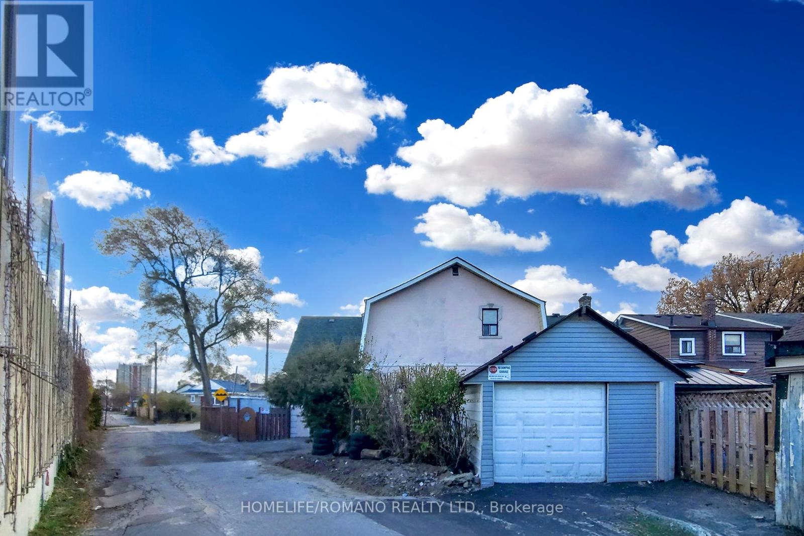 66 Mahoney Avenue, Toronto, Ontario  M6M 2H4 - Photo 37 - W12297937