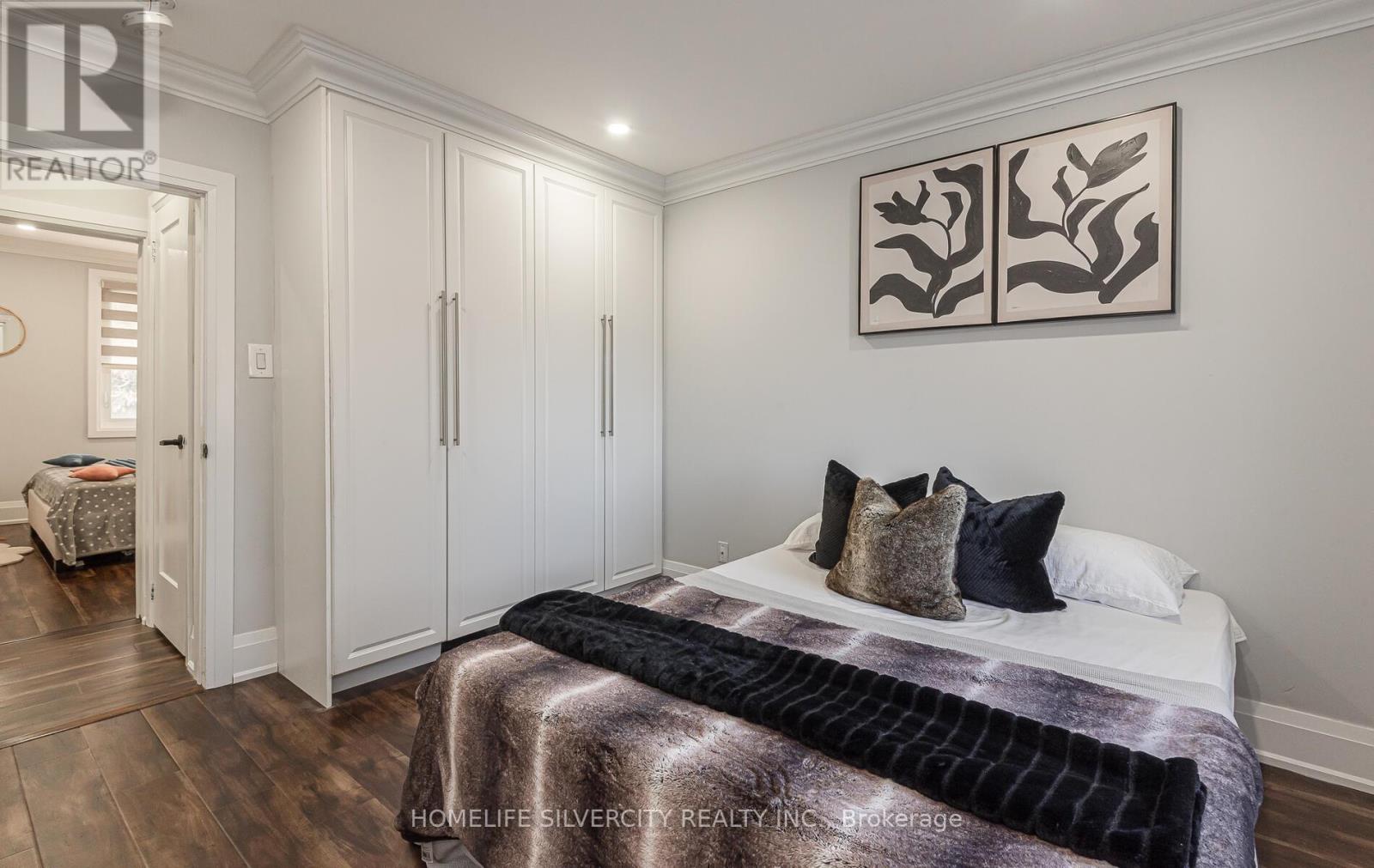 32 Sledman Street, Mississauga, Ontario  L4T 1K5 - Photo 24 - W12297958