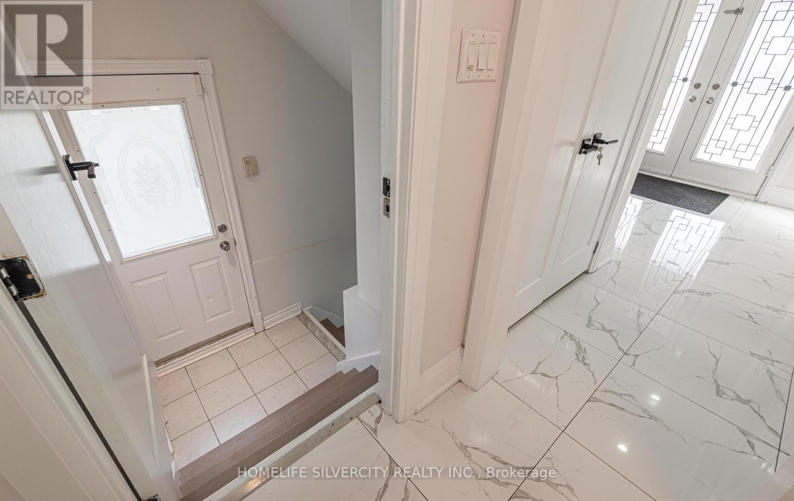 32 Sledman Street, Mississauga, Ontario  L4T 1K5 - Photo 27 - W12297958