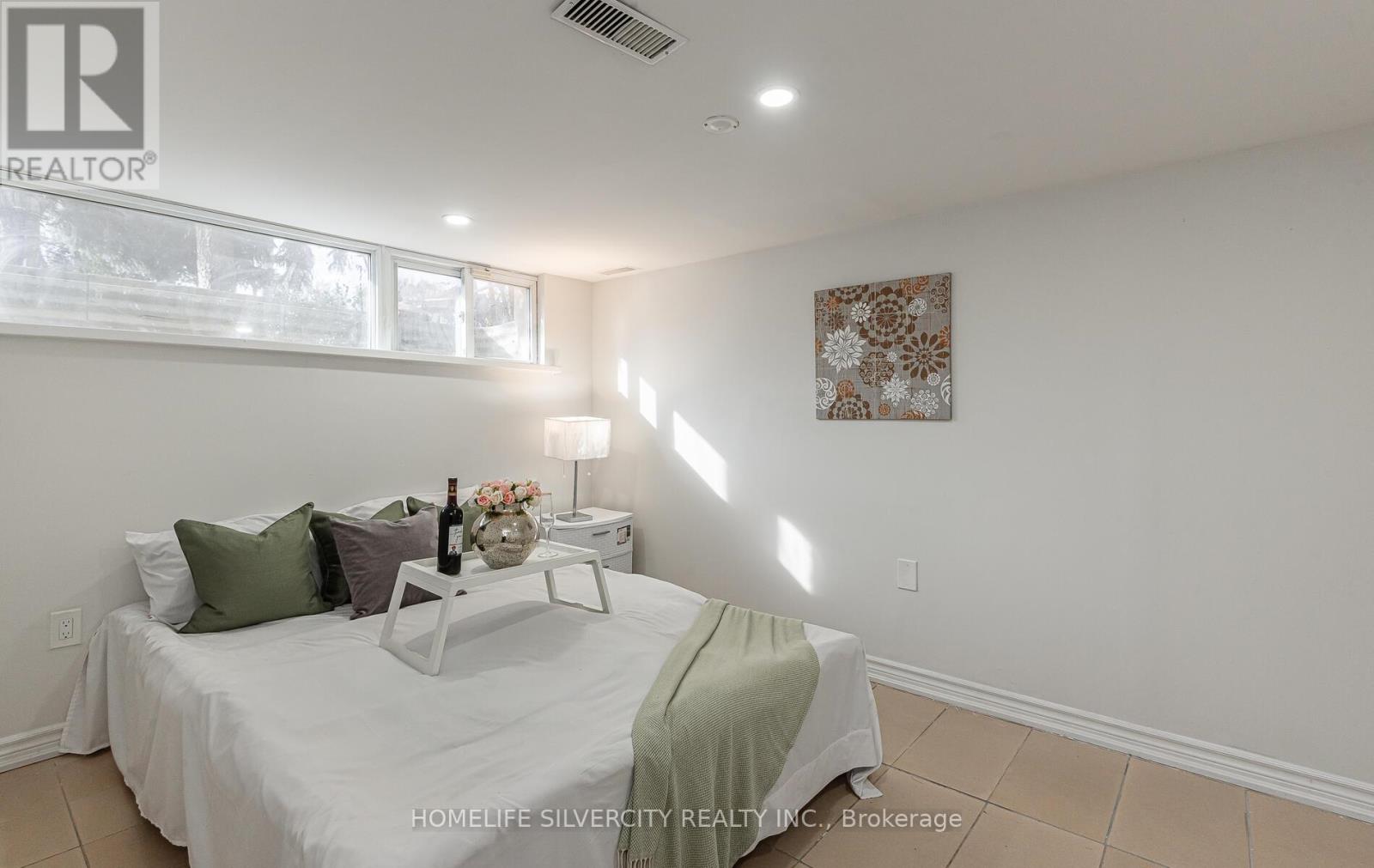 32 Sledman Street, Mississauga, Ontario  L4T 1K5 - Photo 32 - W12297958