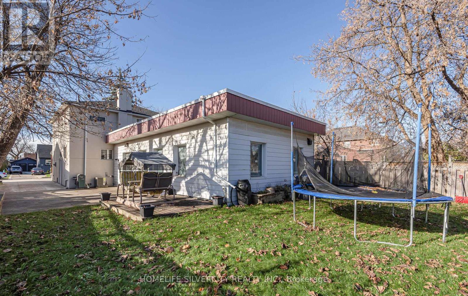 32 Sledman Street, Mississauga, Ontario  L4T 1K5 - Photo 38 - W12297958