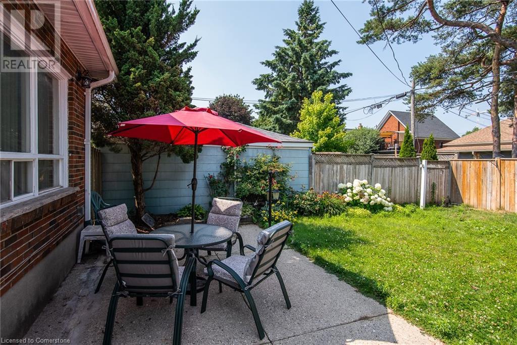 Property at 214 DUNDAS Avenue image 5