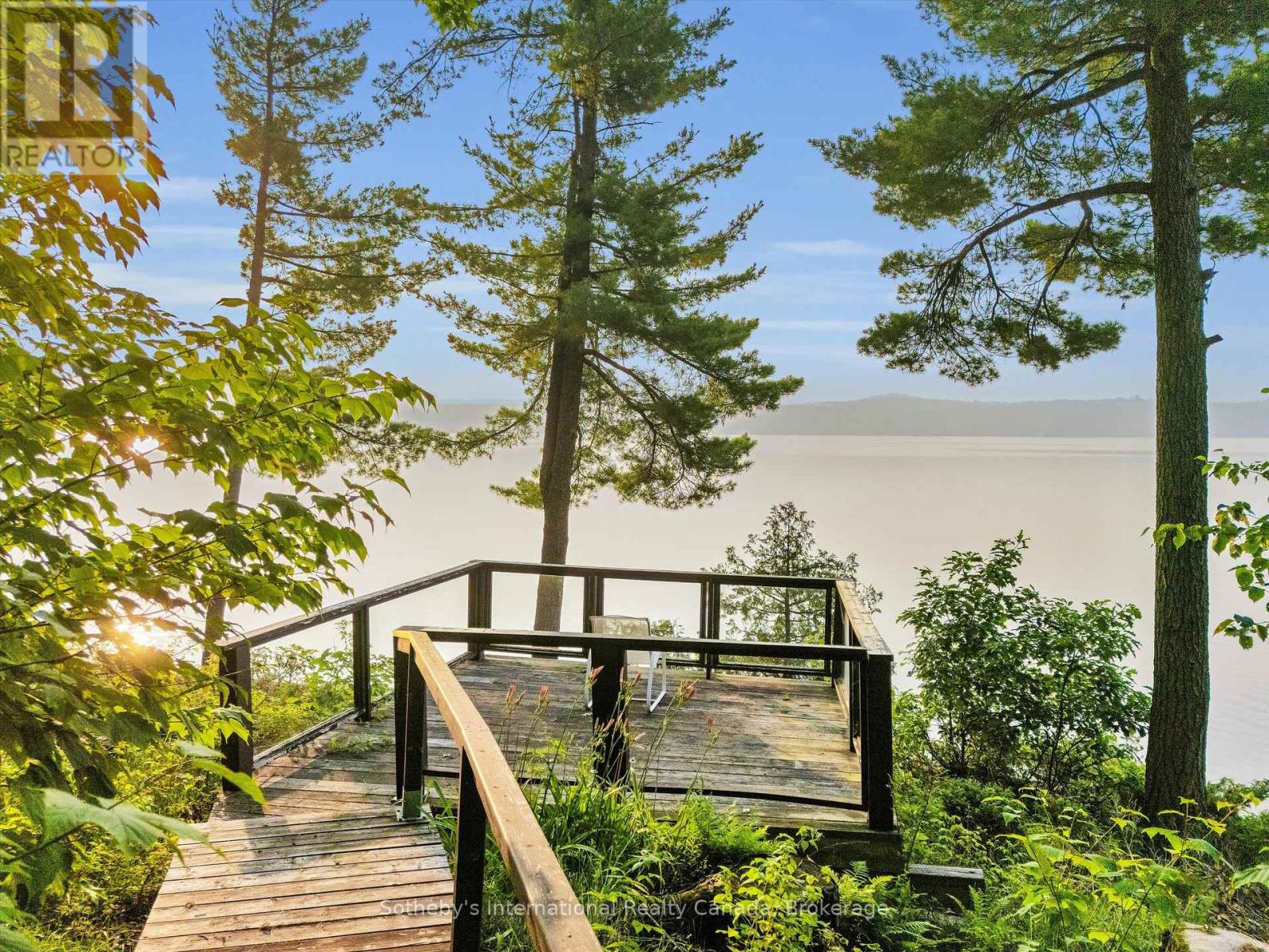 1080 Vanclieaf Drive, Lake Of Bays, Ontario  P0B 1A0 - Photo 15 - X12296293