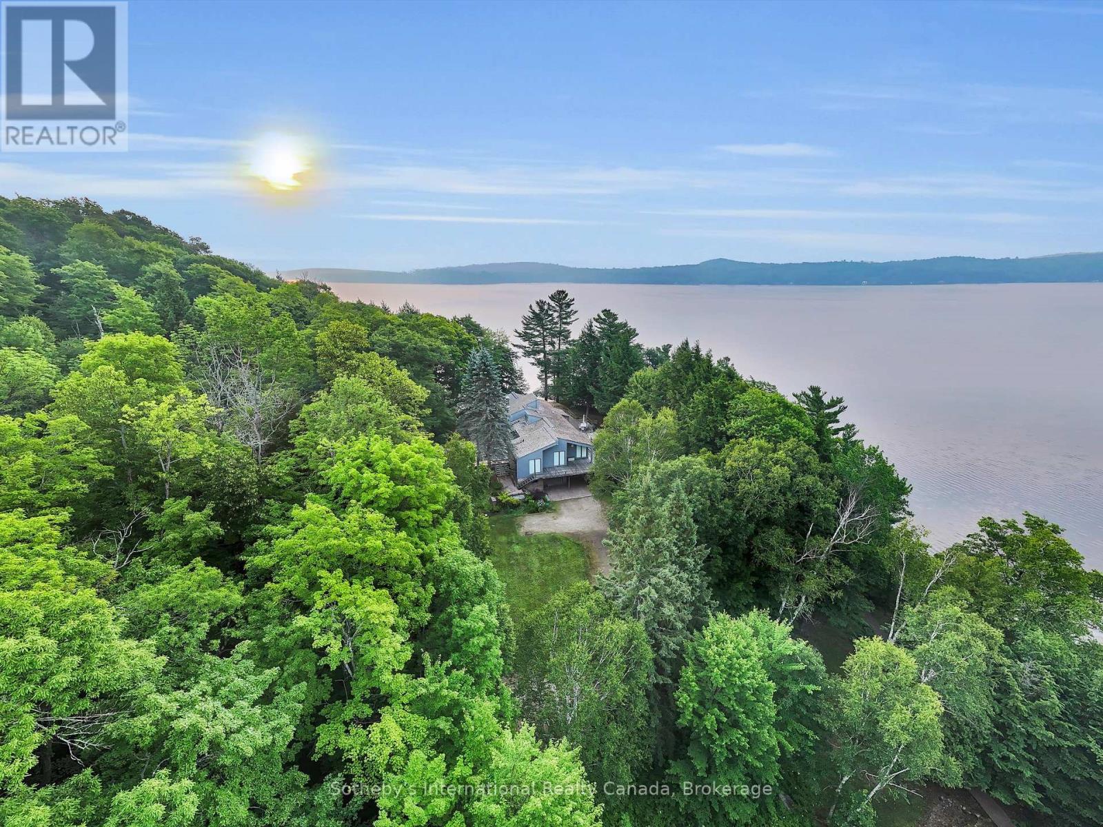 1080 Vanclieaf Drive, Lake Of Bays, Ontario  P0B 1A0 - Photo 5 - X12296293