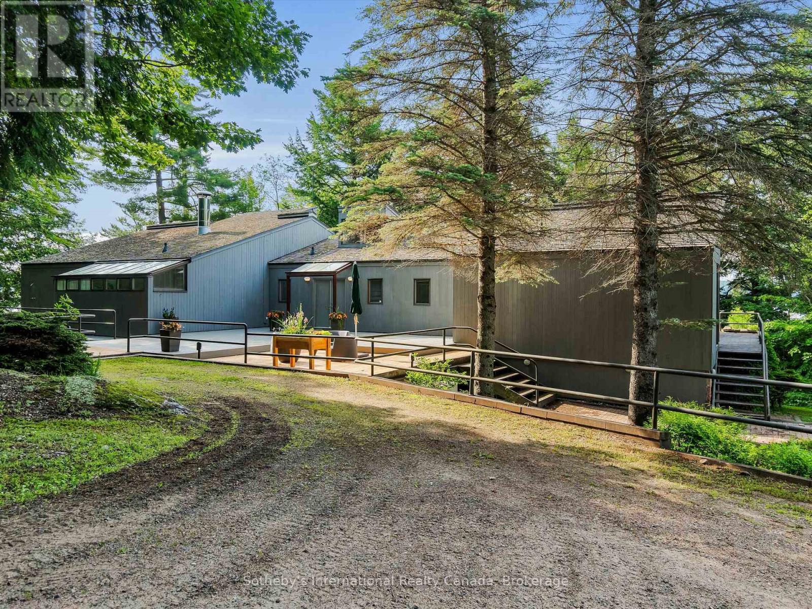 1080 Vanclieaf Drive, Lake Of Bays, Ontario  P0B 1A0 - Photo 38 - X12296293