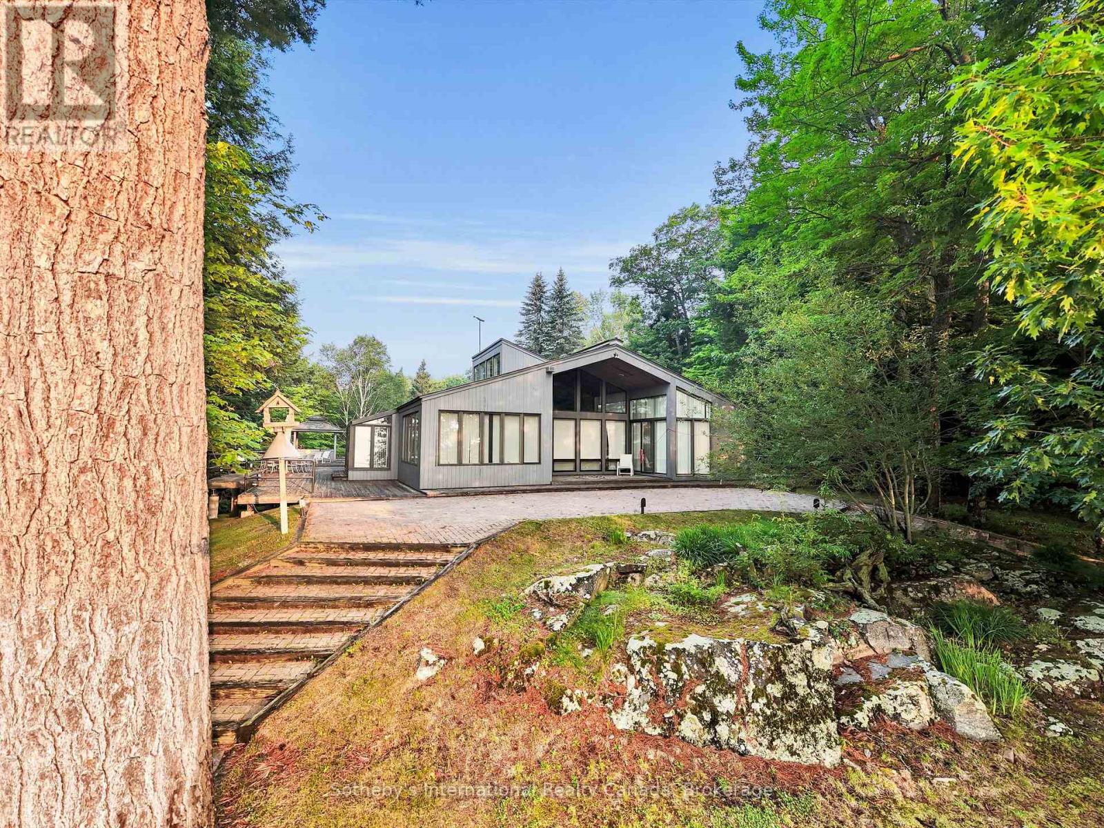 1080 Vanclieaf Drive, Lake Of Bays, Ontario  P0B 1A0 - Photo 8 - X12296293