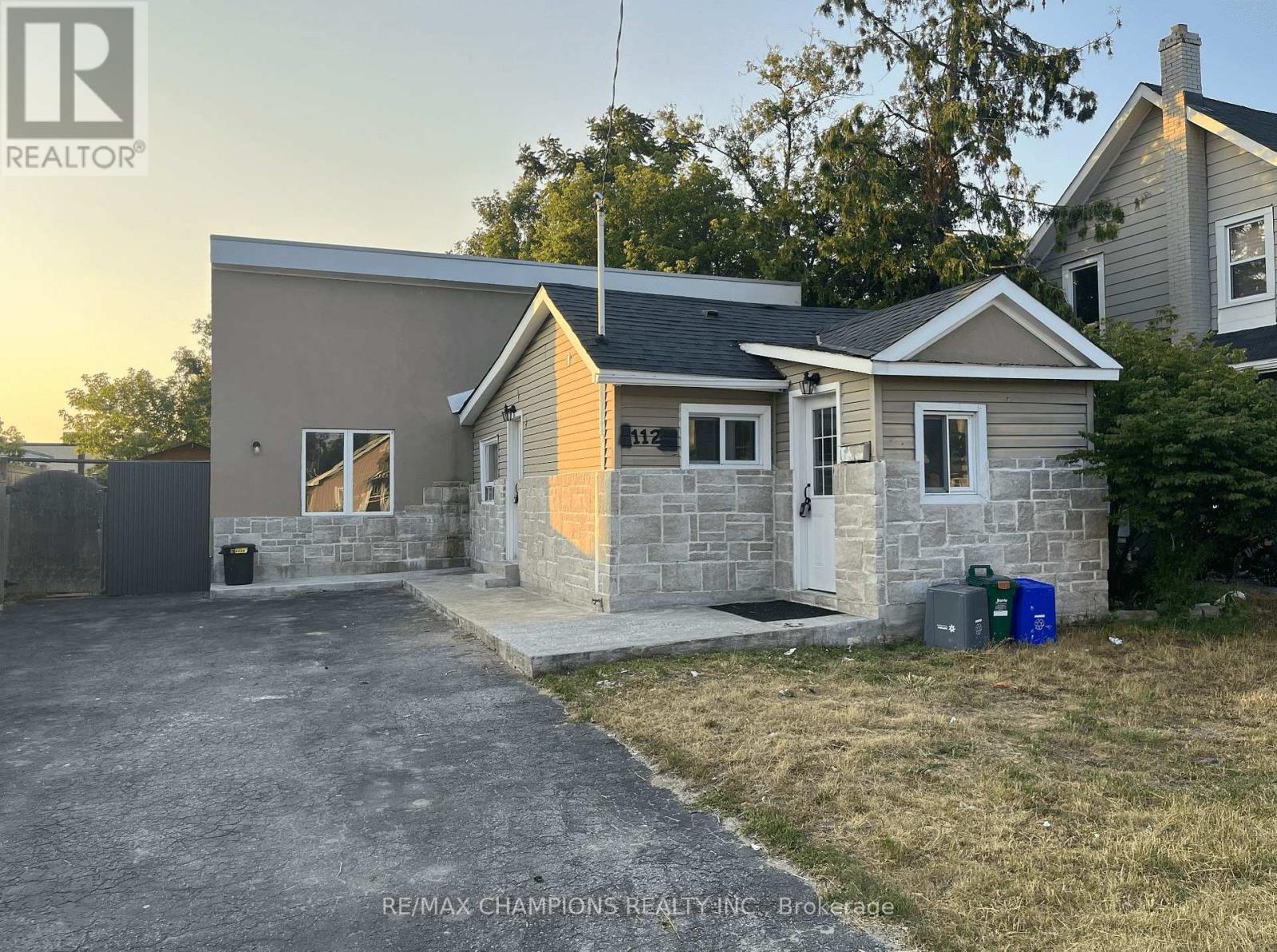 112 JOHN STREET, Barrie, Ontario