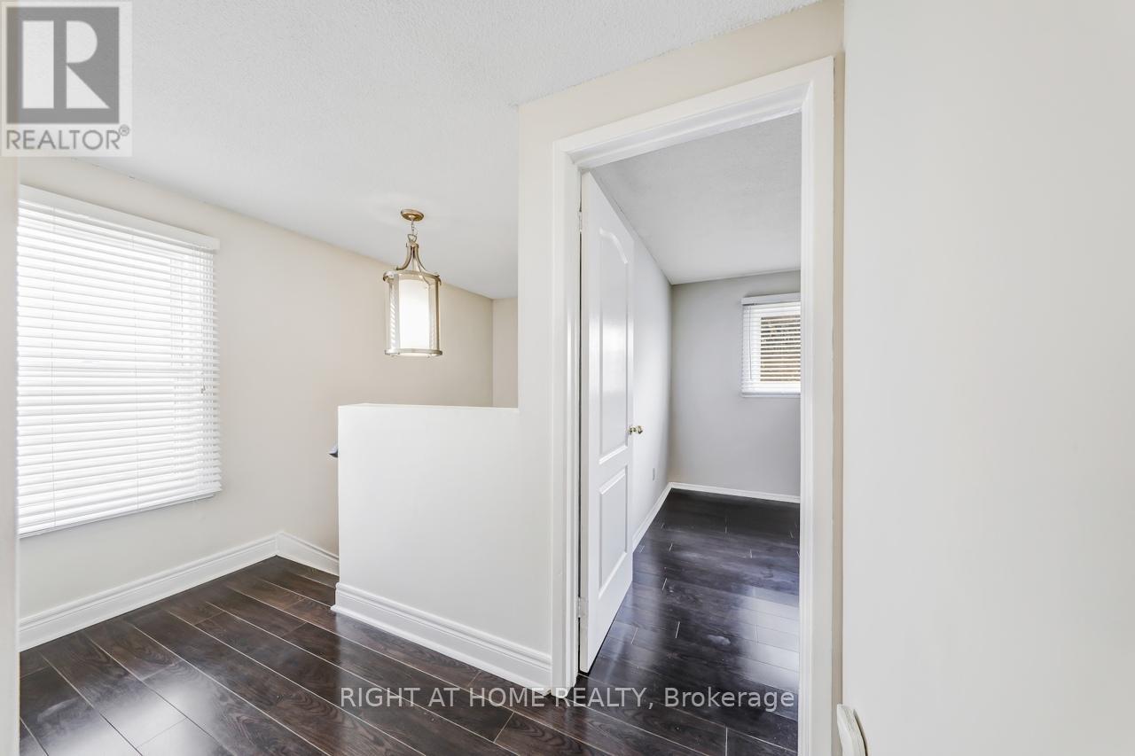 9 - 9 Ashton Crescent, Brampton, Ontario  L6S 3J9 - Photo 8 - W12280726
