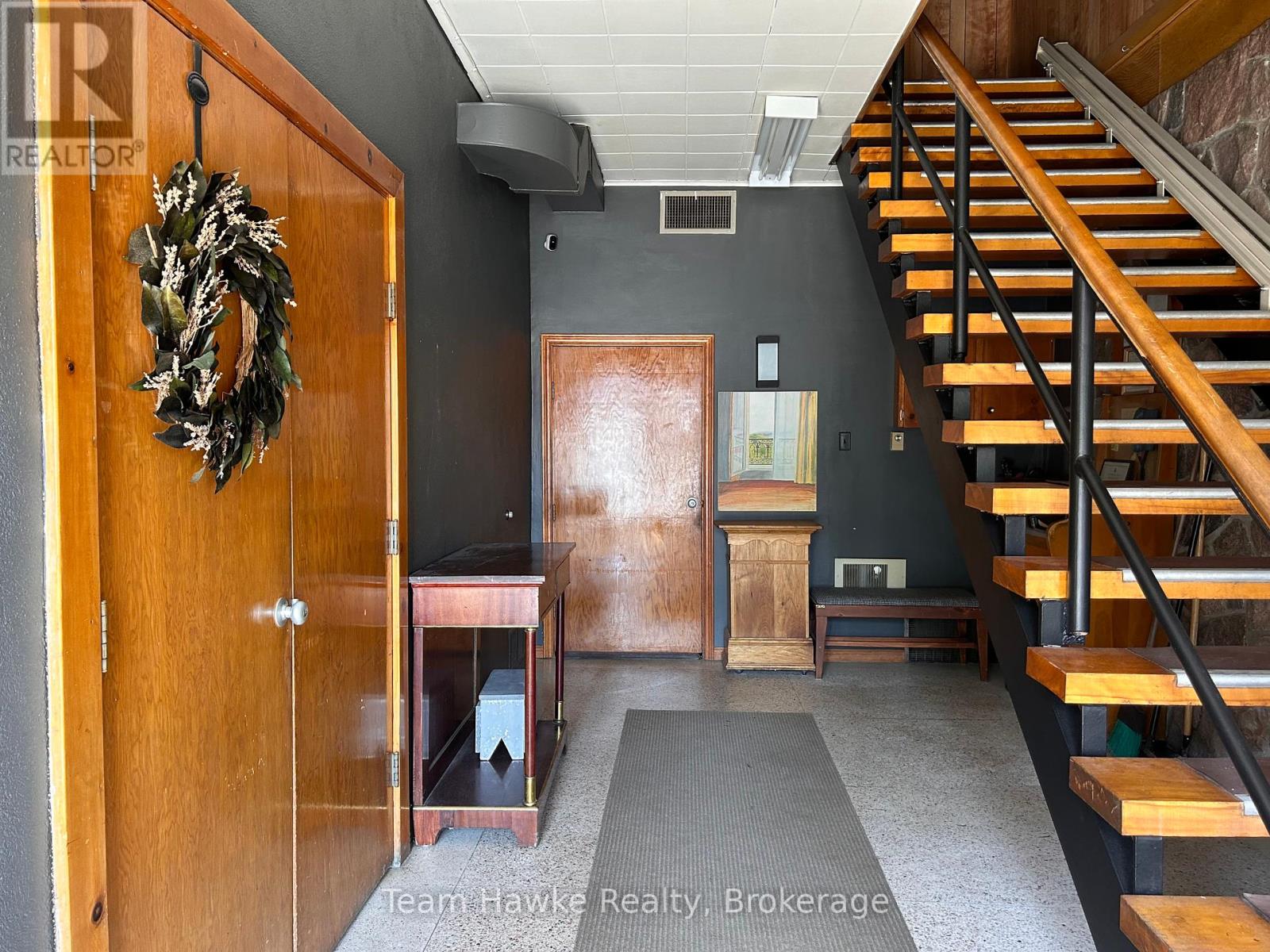 Second Floor - 518 Dominion Avenue, Midland, Ontario  L4R 1P8 - Photo 2 - S12298079