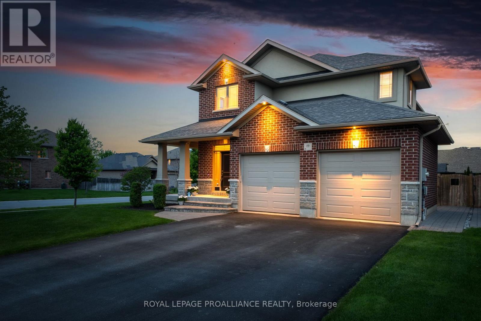 19 Scenic Drive, Belleville, Ontario  K8N 0C2 - Photo 2 - X12298144