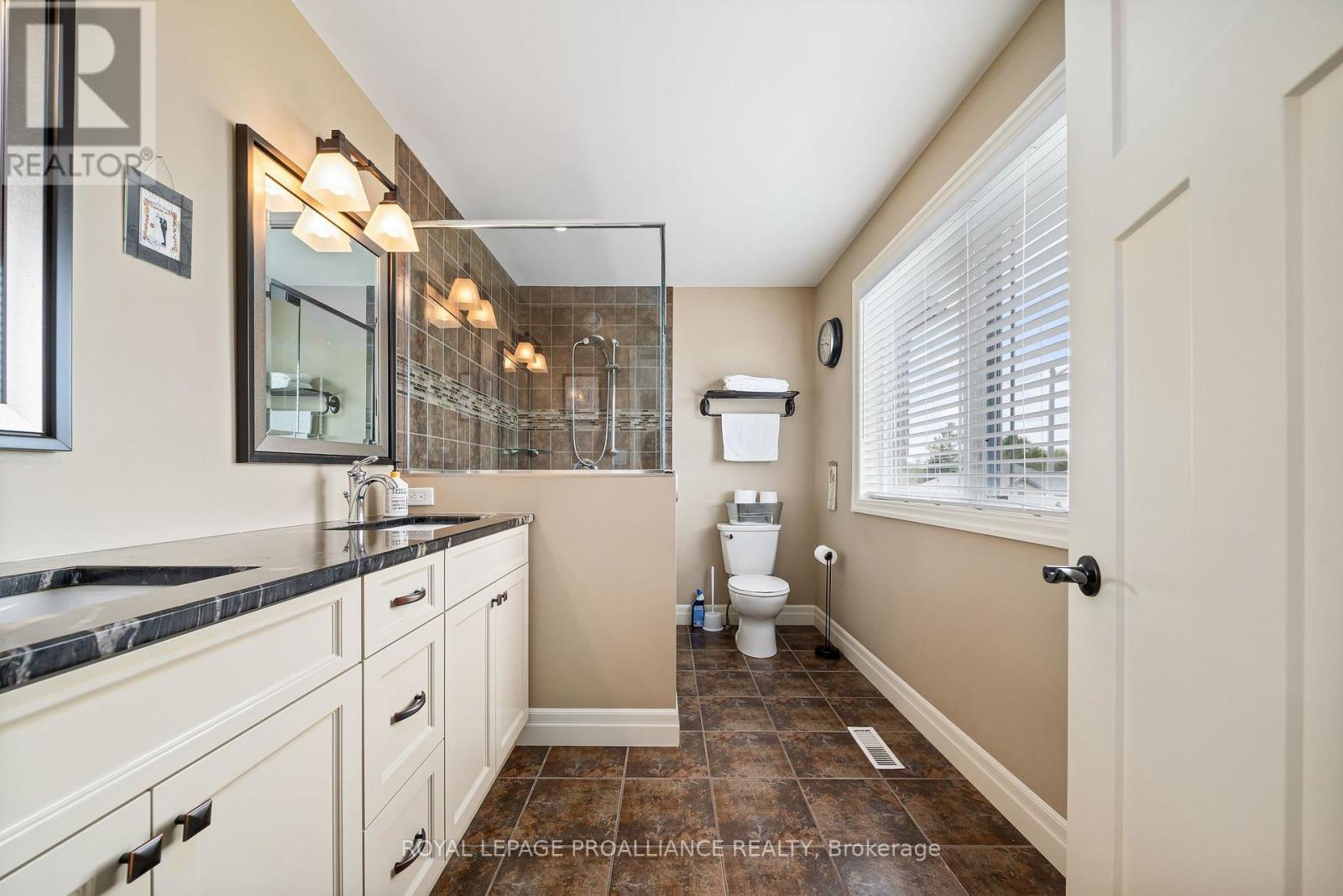 19 Scenic Drive, Belleville, Ontario  K8N 0C2 - Photo 20 - X12298144