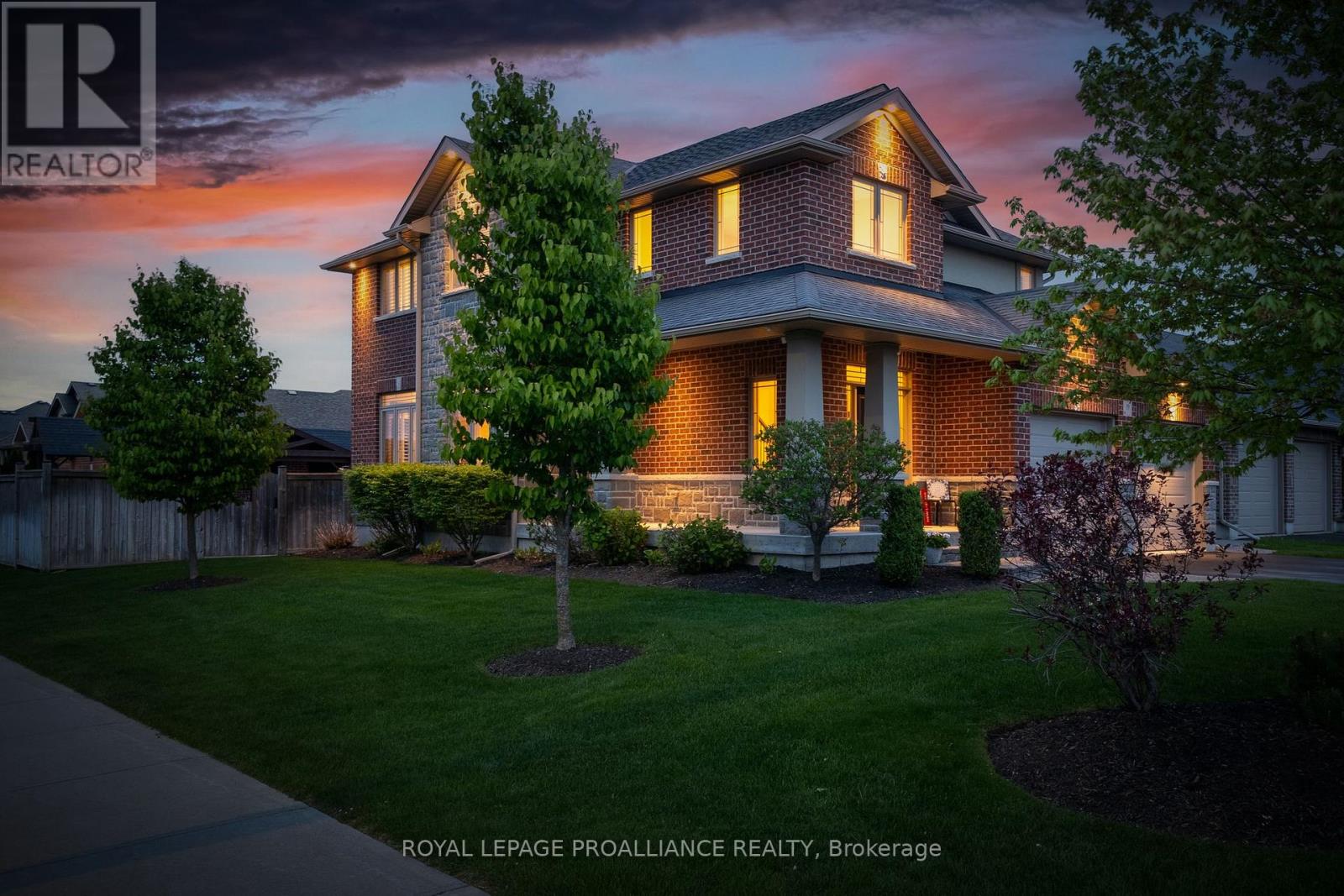 19 Scenic Drive, Belleville, Ontario  K8N 0C2 - Photo 3 - X12298144