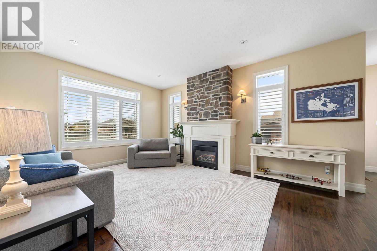 19 Scenic Drive, Belleville, Ontario  K8N 0C2 - Photo 8 - X12298144