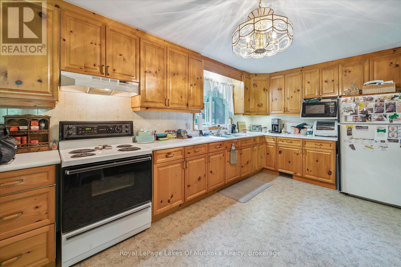 4159 Muskoka 117 Road, Lake Of Bays, Ontario  P0B 1A0 - Photo 19 - X12298229