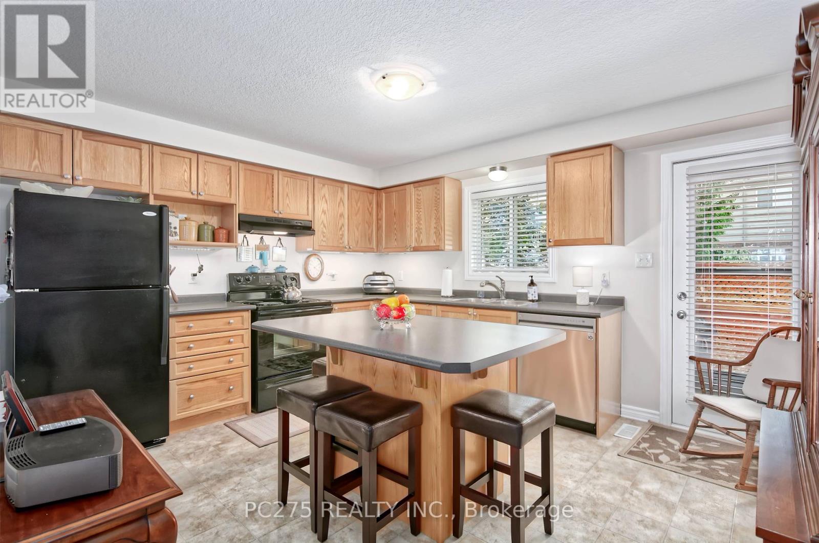 236 - 3320 Meadowgate Boulevard, London South, Ontario  N6M 0A7 - Photo 12 - X12298196