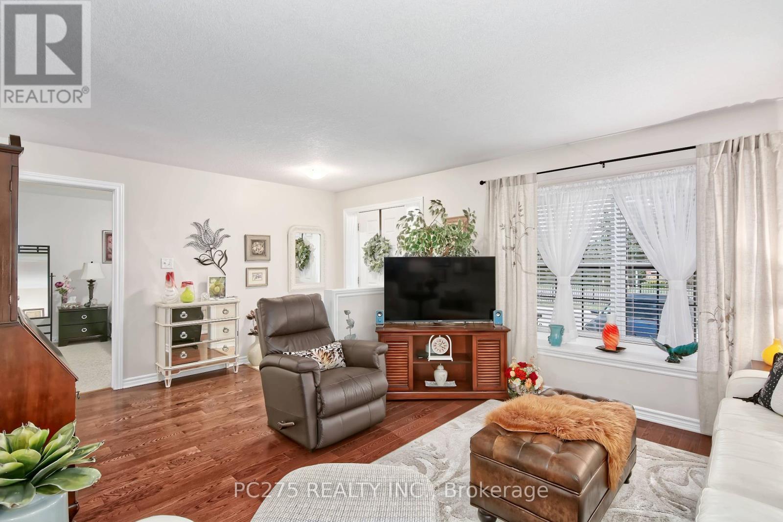 236 - 3320 Meadowgate Boulevard, London South, Ontario  N6M 0A7 - Photo 8 - X12298196