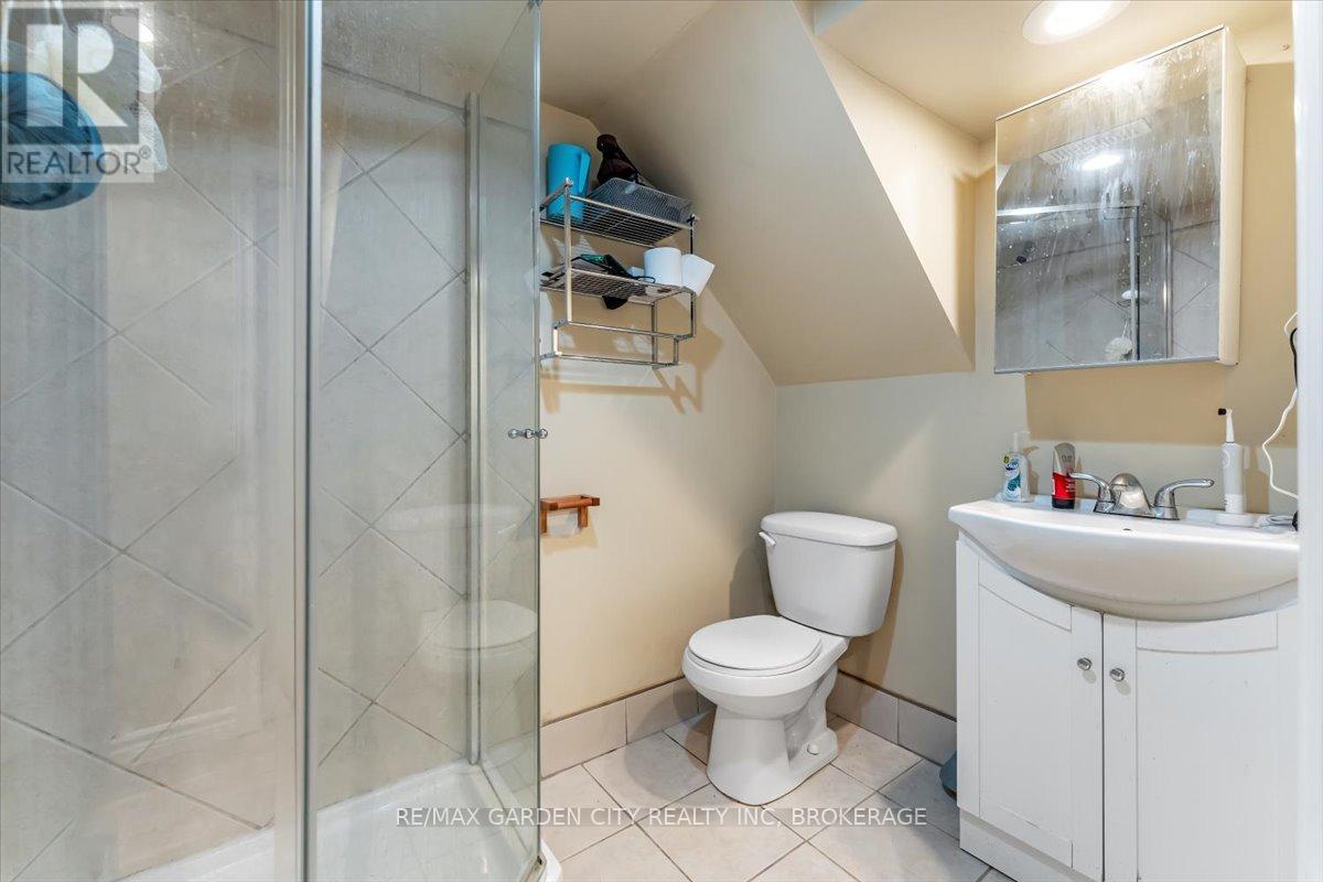 4115 May Avenue, Niagara Falls, Ontario  L2E 3H6 - Photo 13 - X12231277