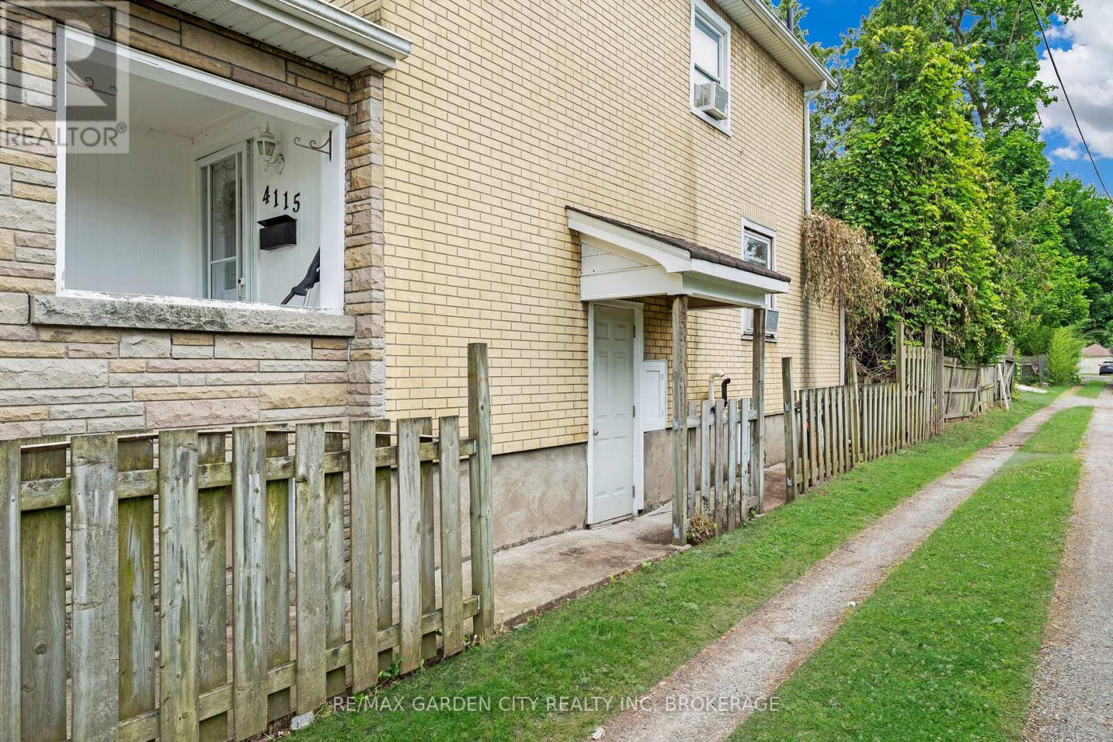 4115 May Avenue, Niagara Falls, Ontario  L2E 3H6 - Photo 5 - X12231277