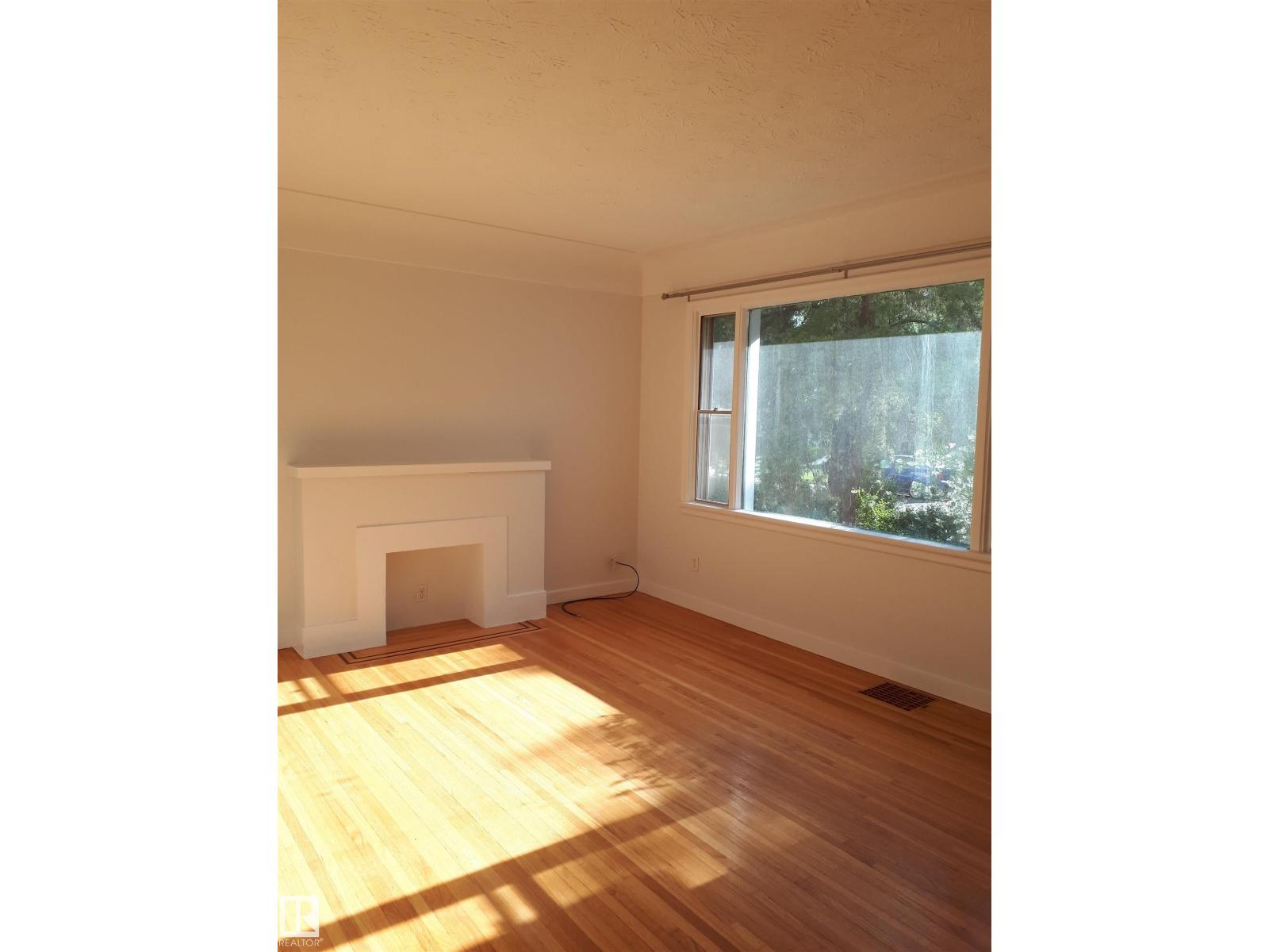 Property at 10915 122 ST NW image 5